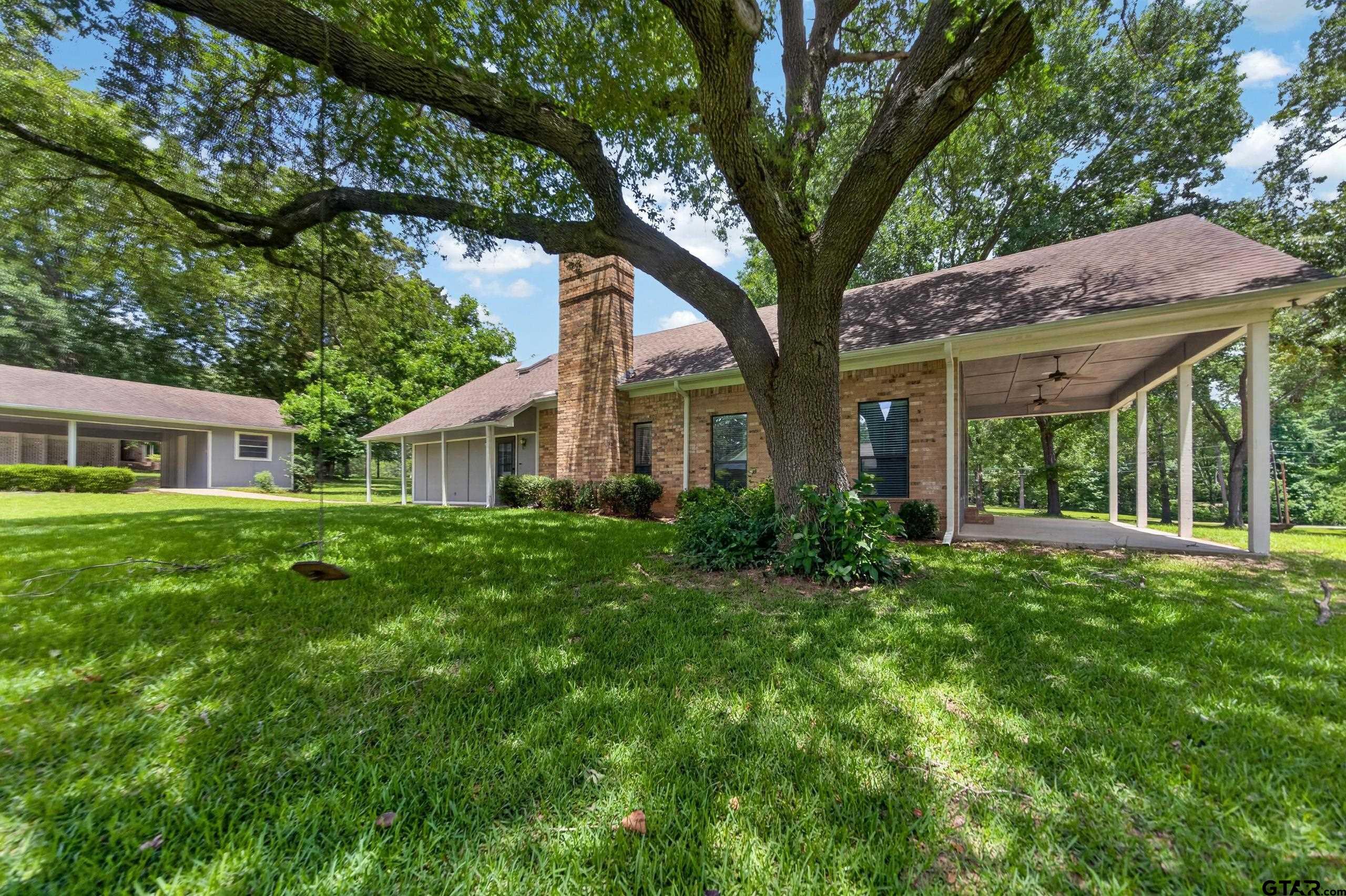 16209 Live Oak Street