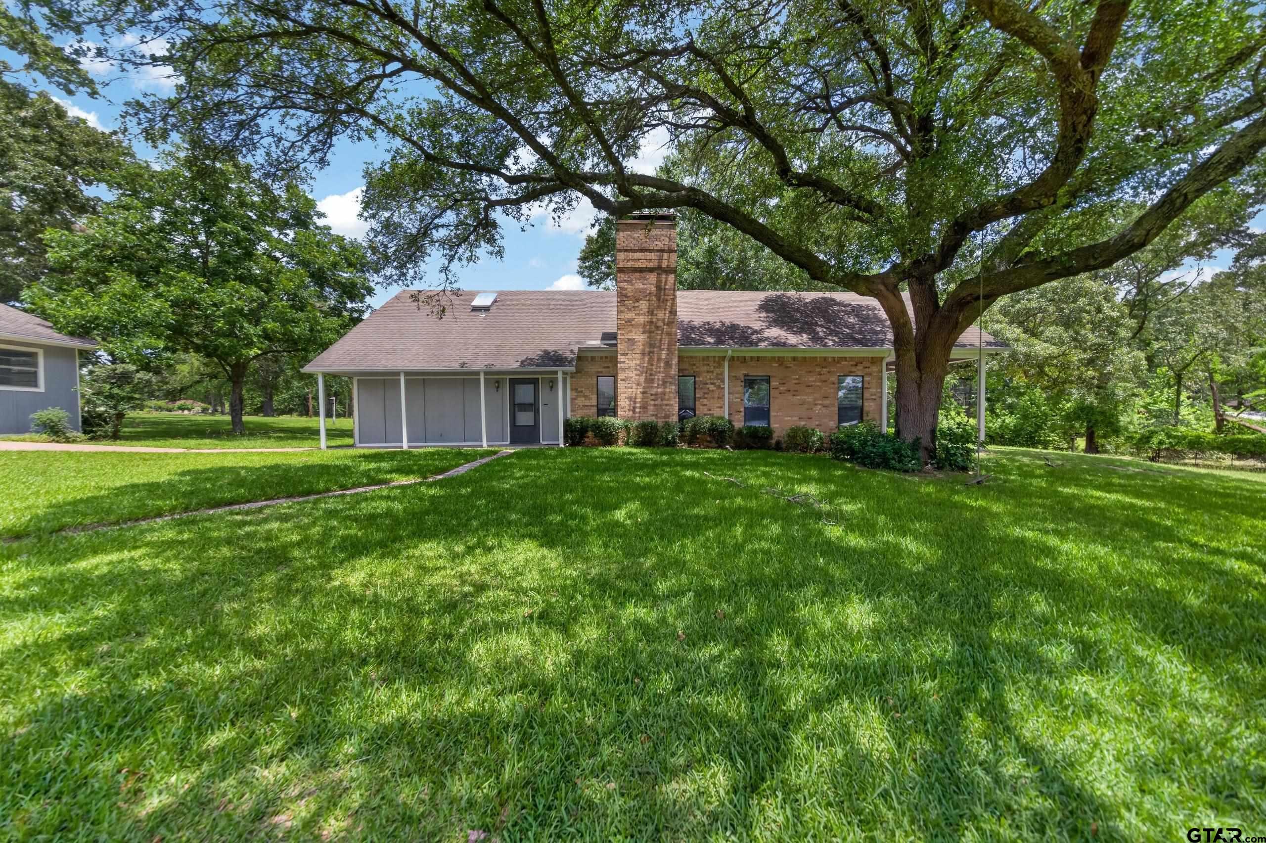 16209 Live Oak Street