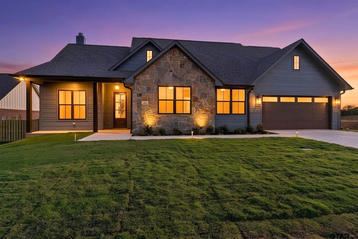 Photo 1 of 25 — 16421 Clearview Drive, Lindale, TX 75771