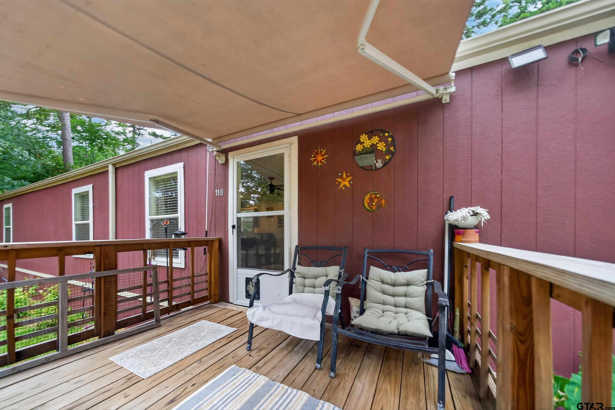 118 Knotty Pine Dr.