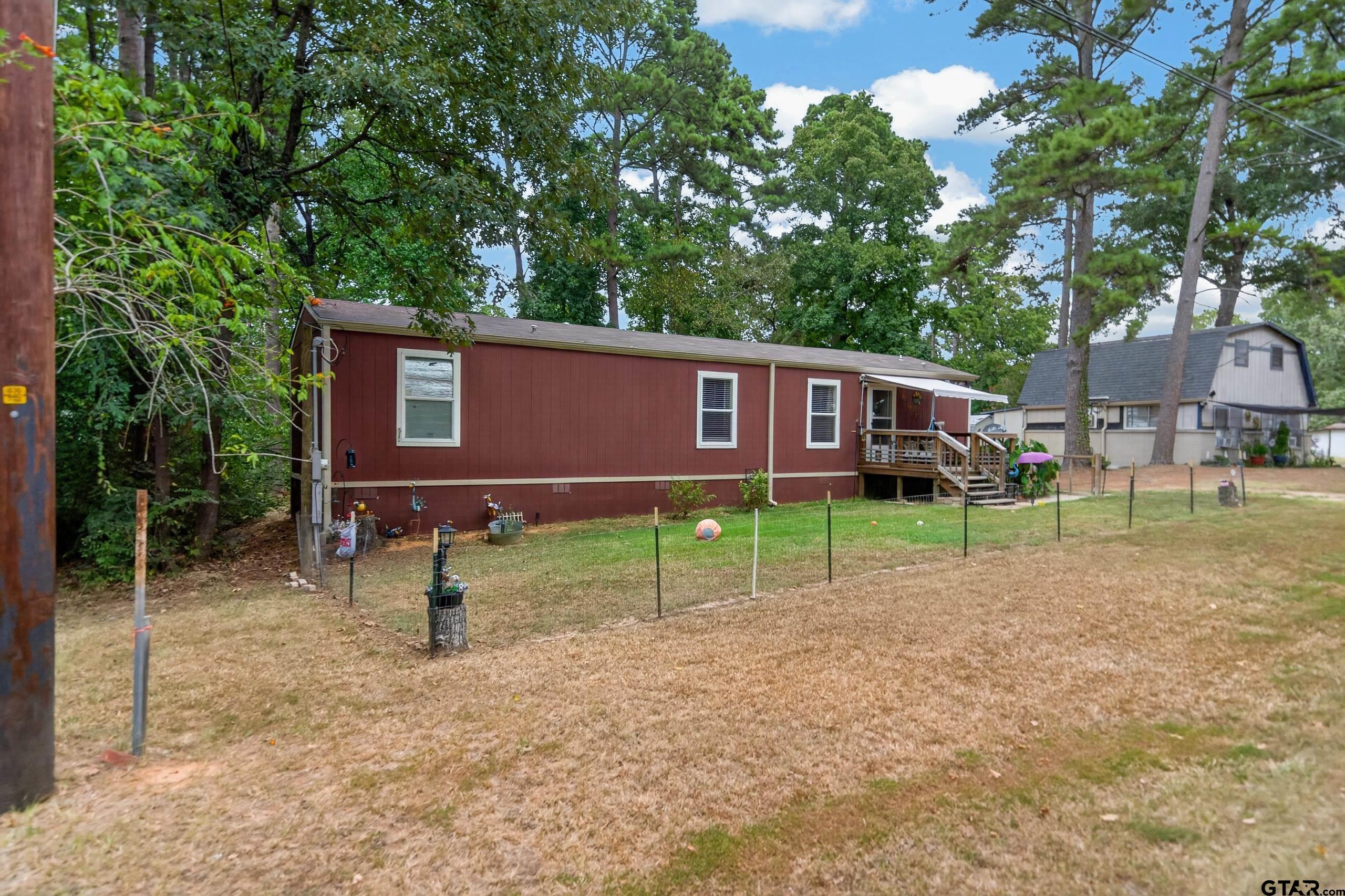 118 Knotty Pine Dr.
