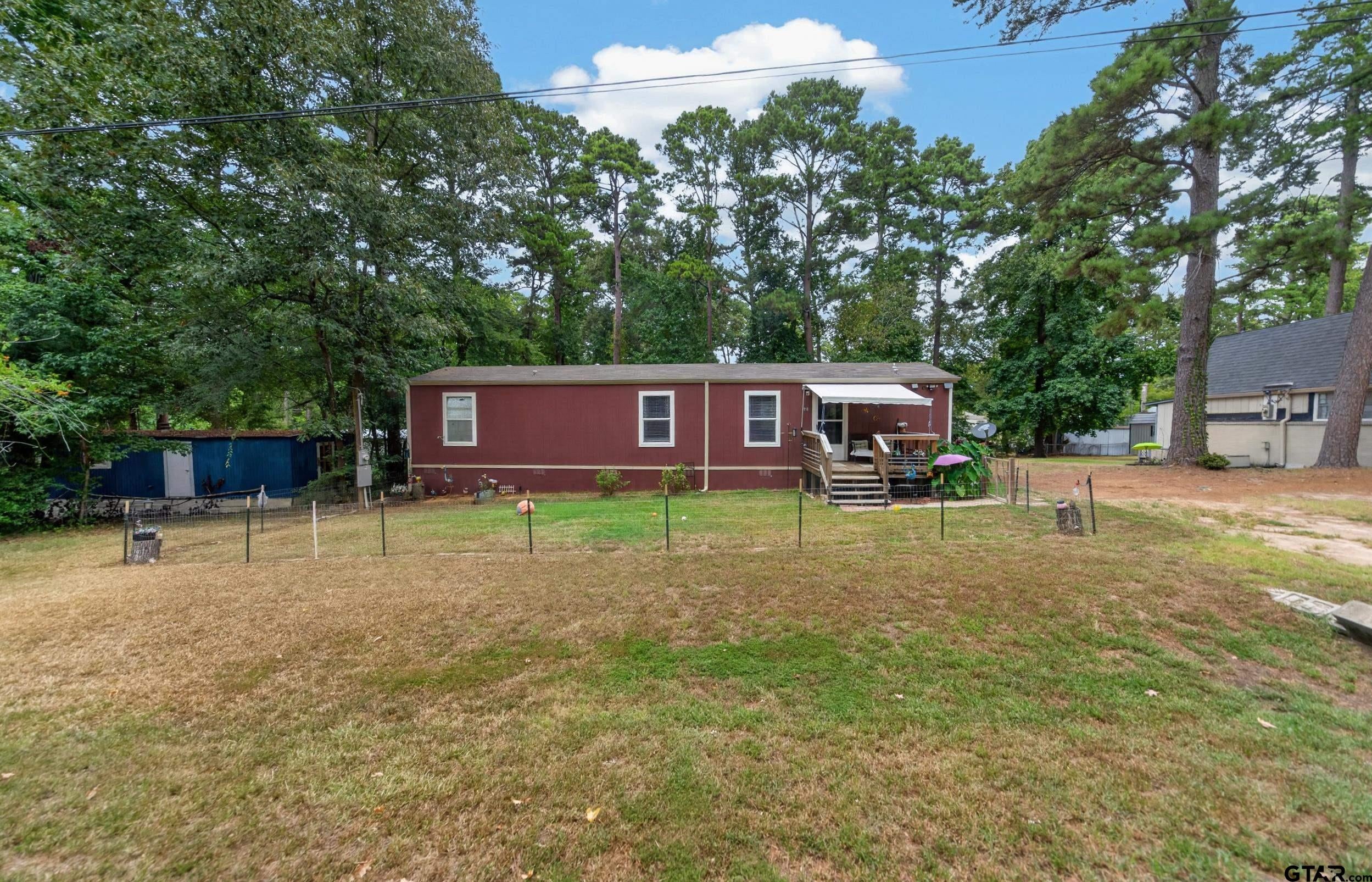 118 Knotty Pine Dr.