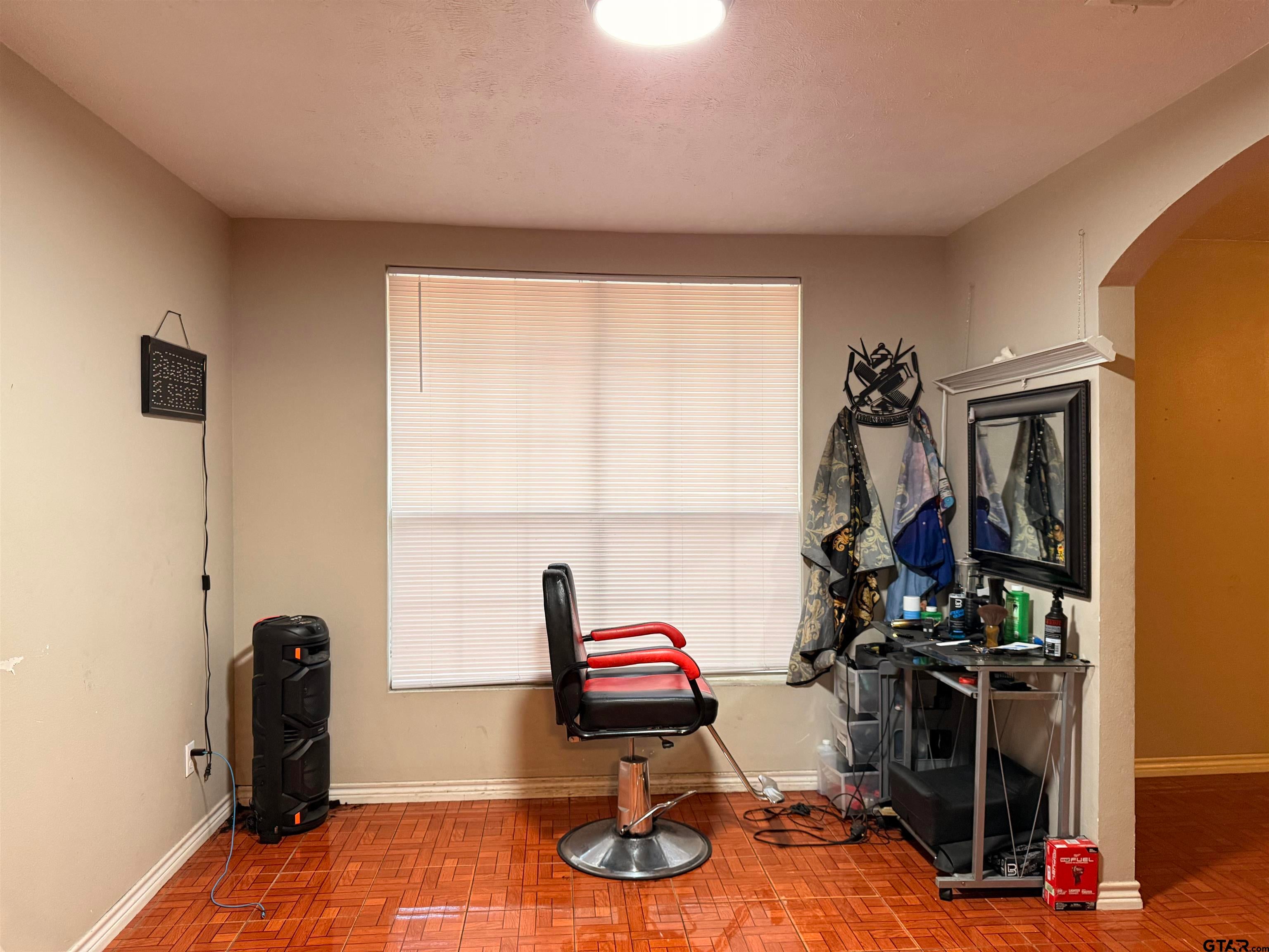 1309 N Crockett Ave