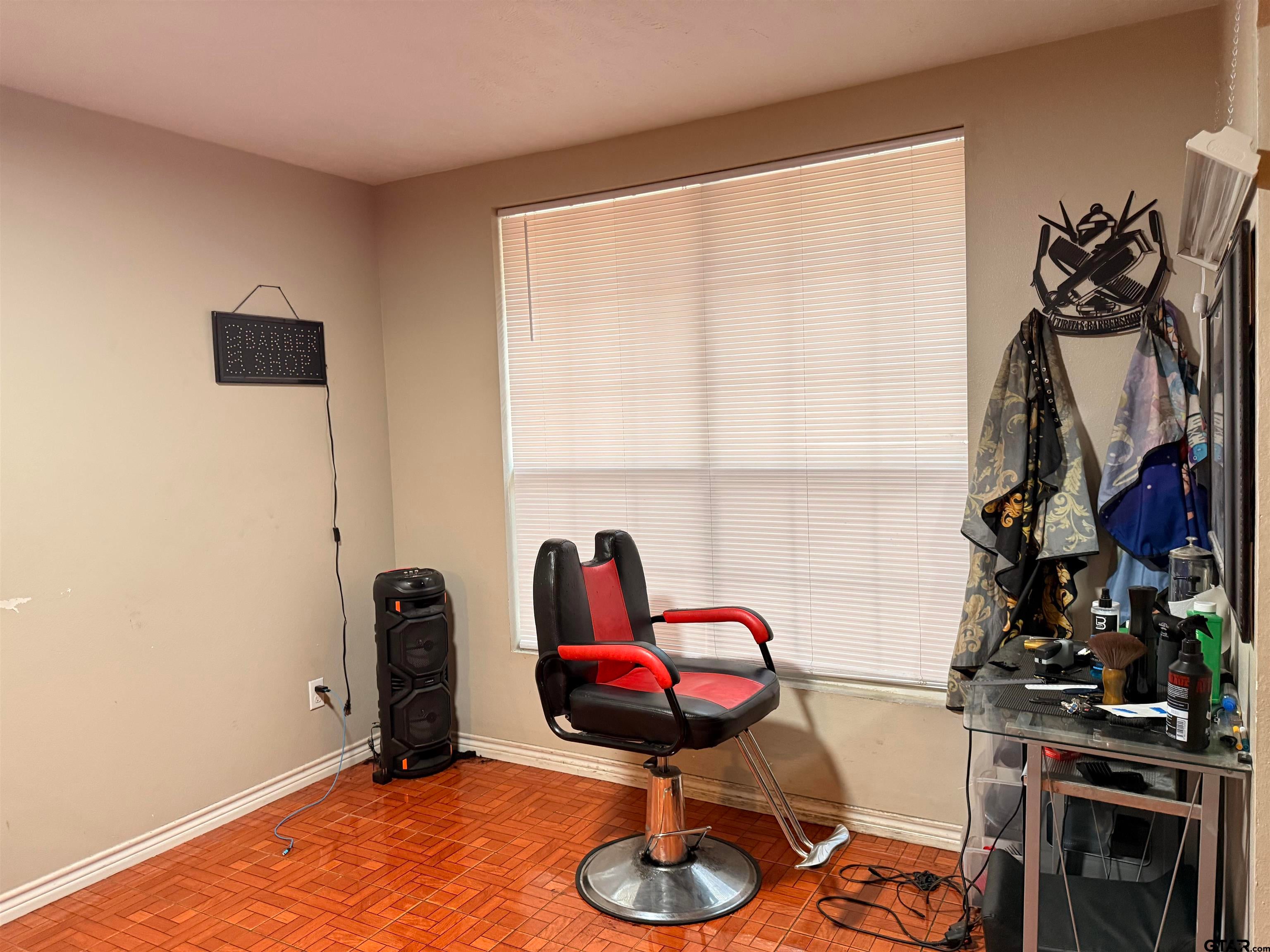 1309 N Crockett Ave
