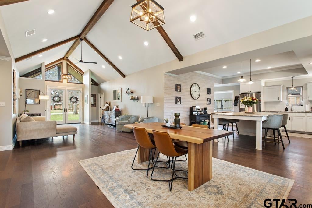 237 Hideaway Ln