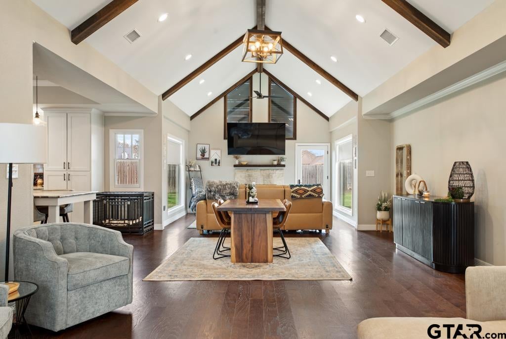 237 Hideaway Ln