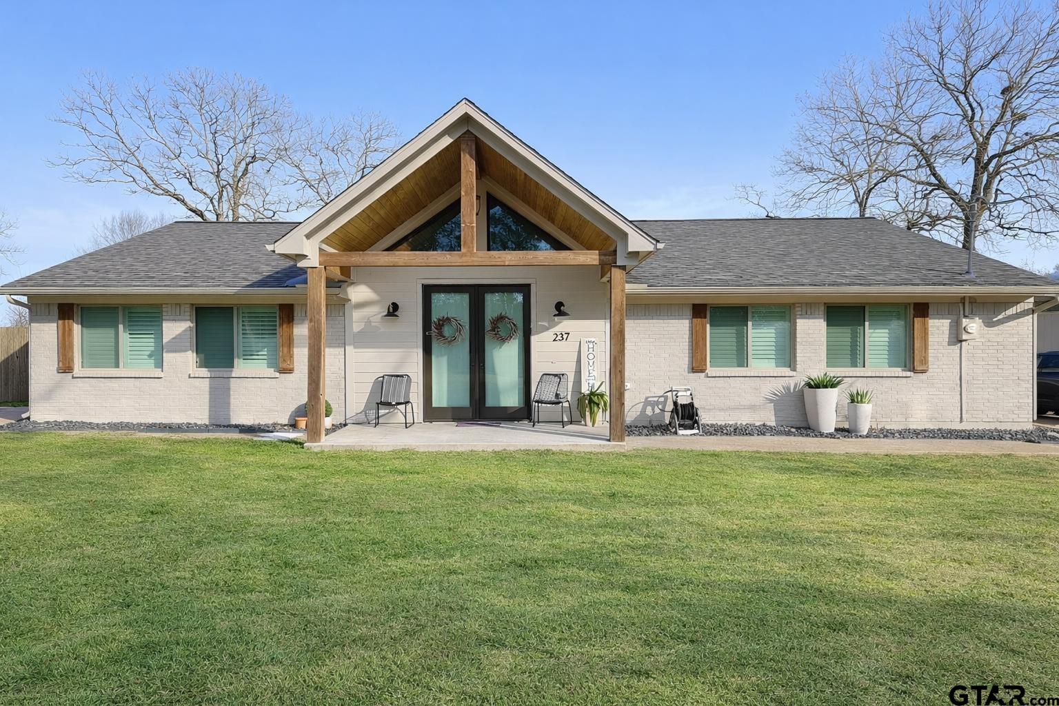 237 Hideaway Ln
