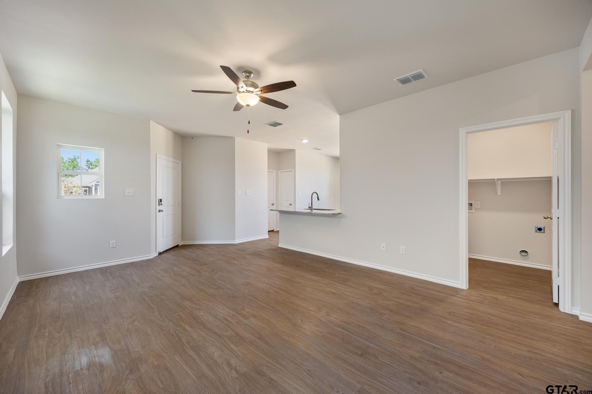 612 Park Central