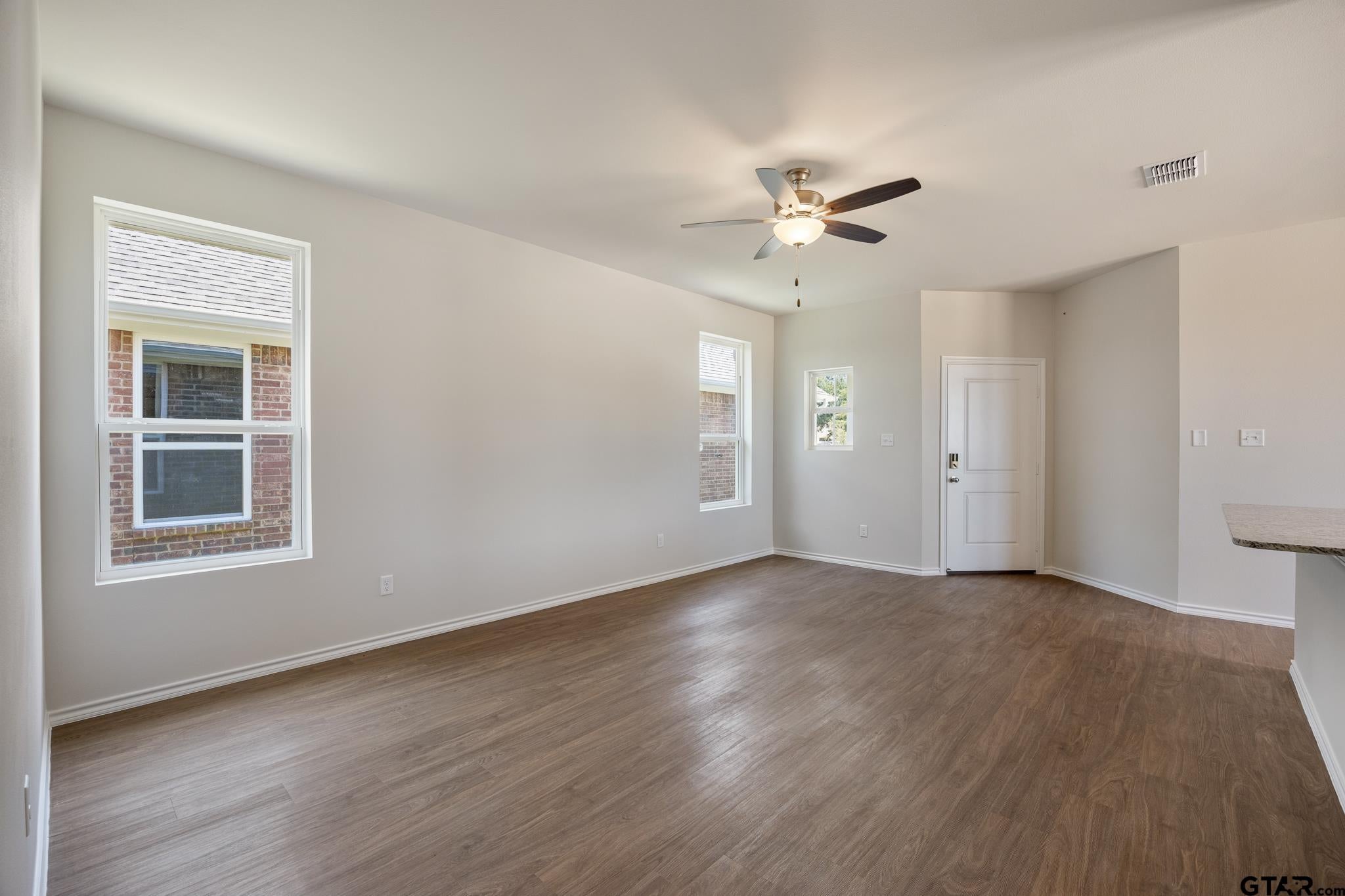 612 Park Central