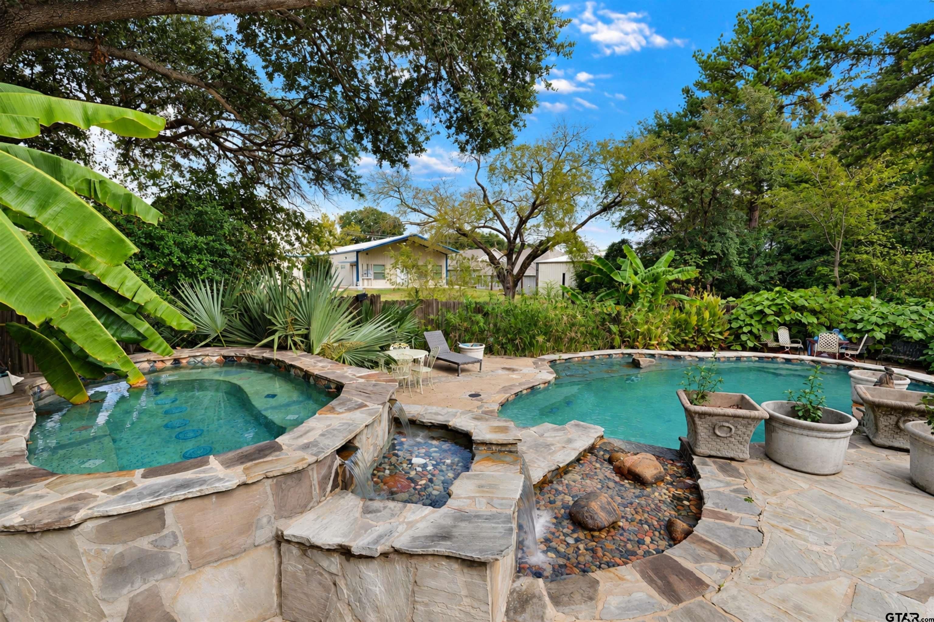 19089 Greenleaf Dr