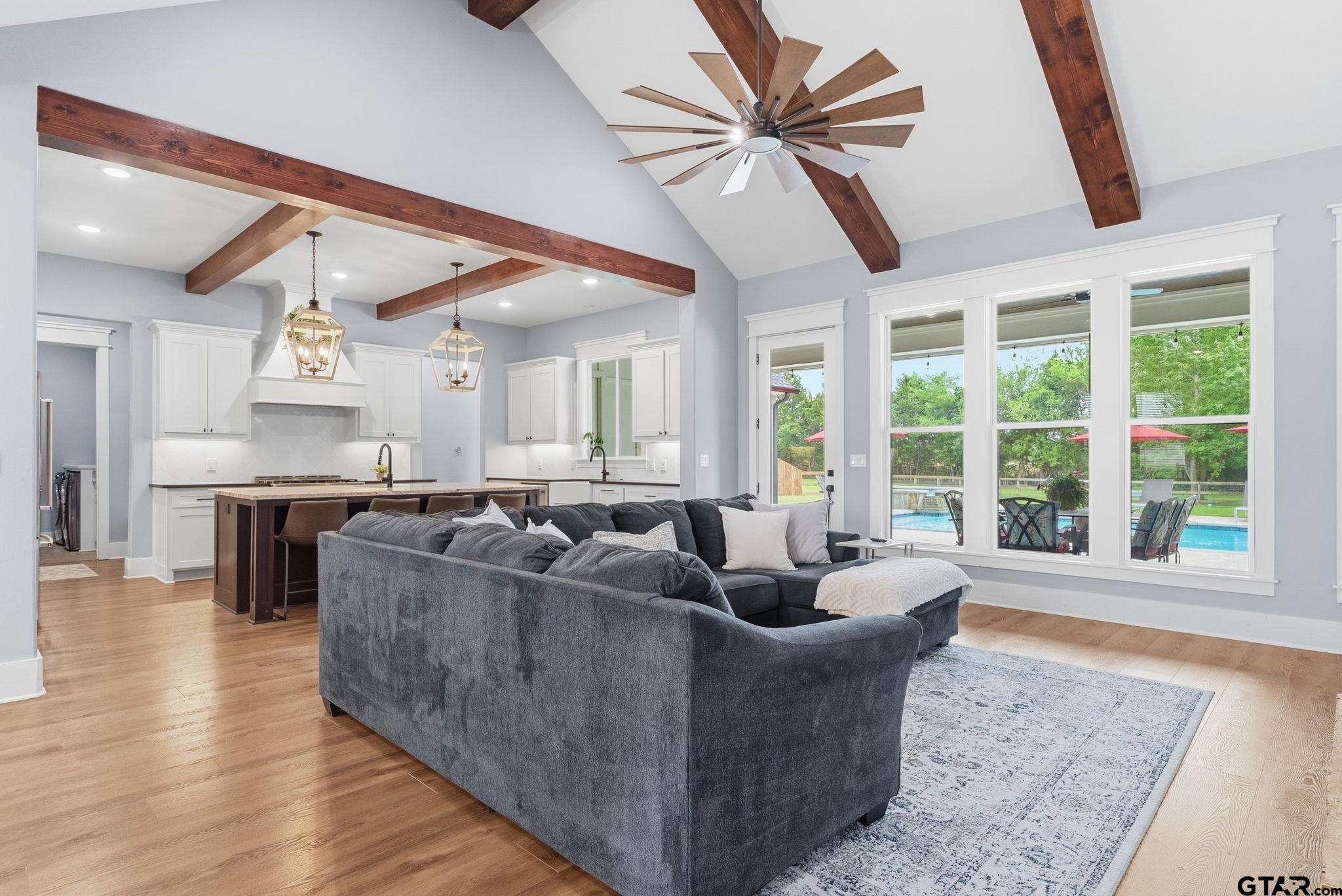 21836 Country Meadows