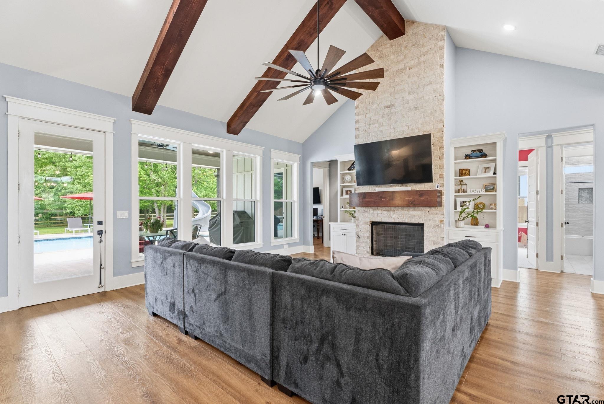 21836 Country Meadows