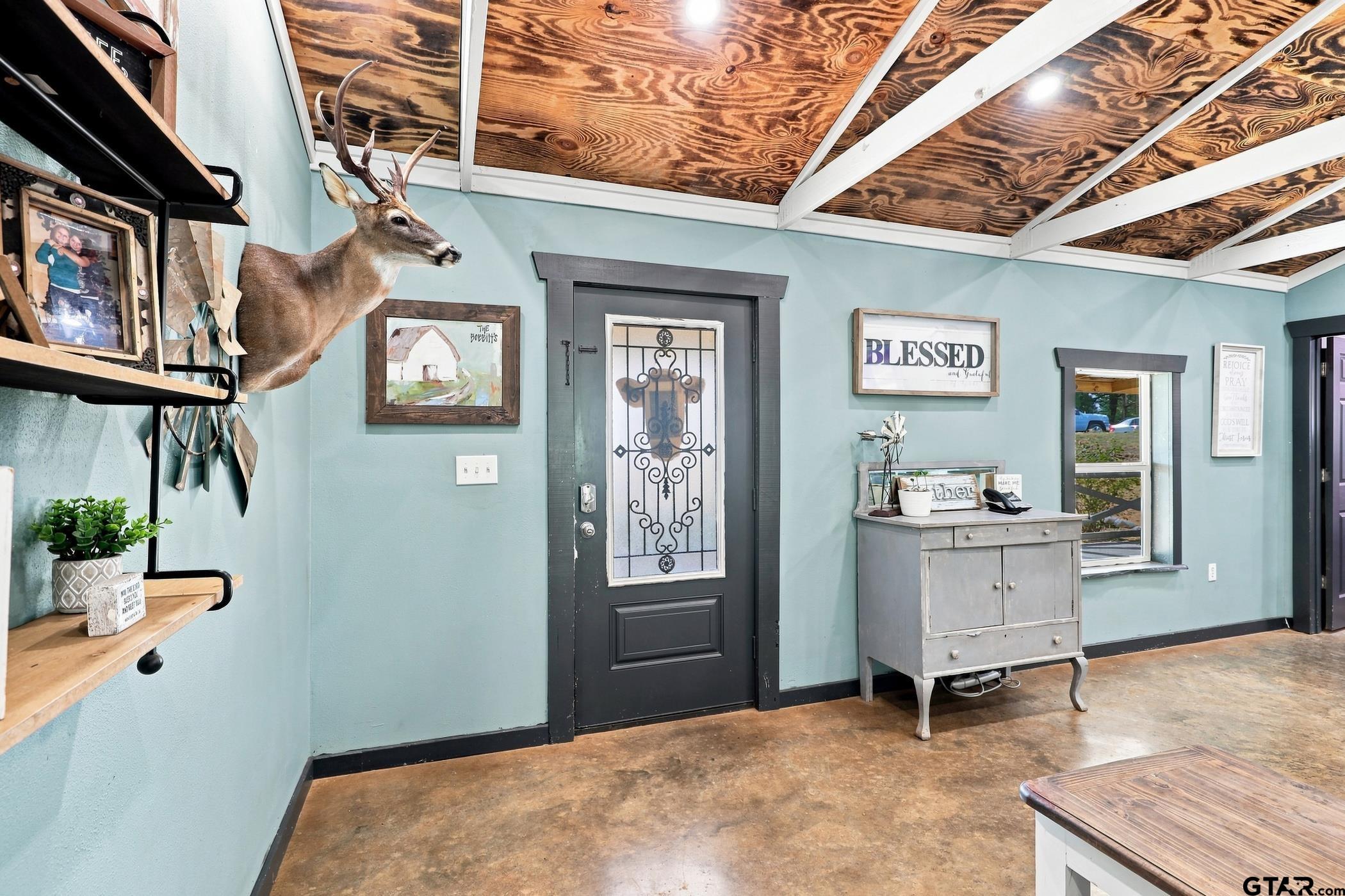 318 County Road 2124