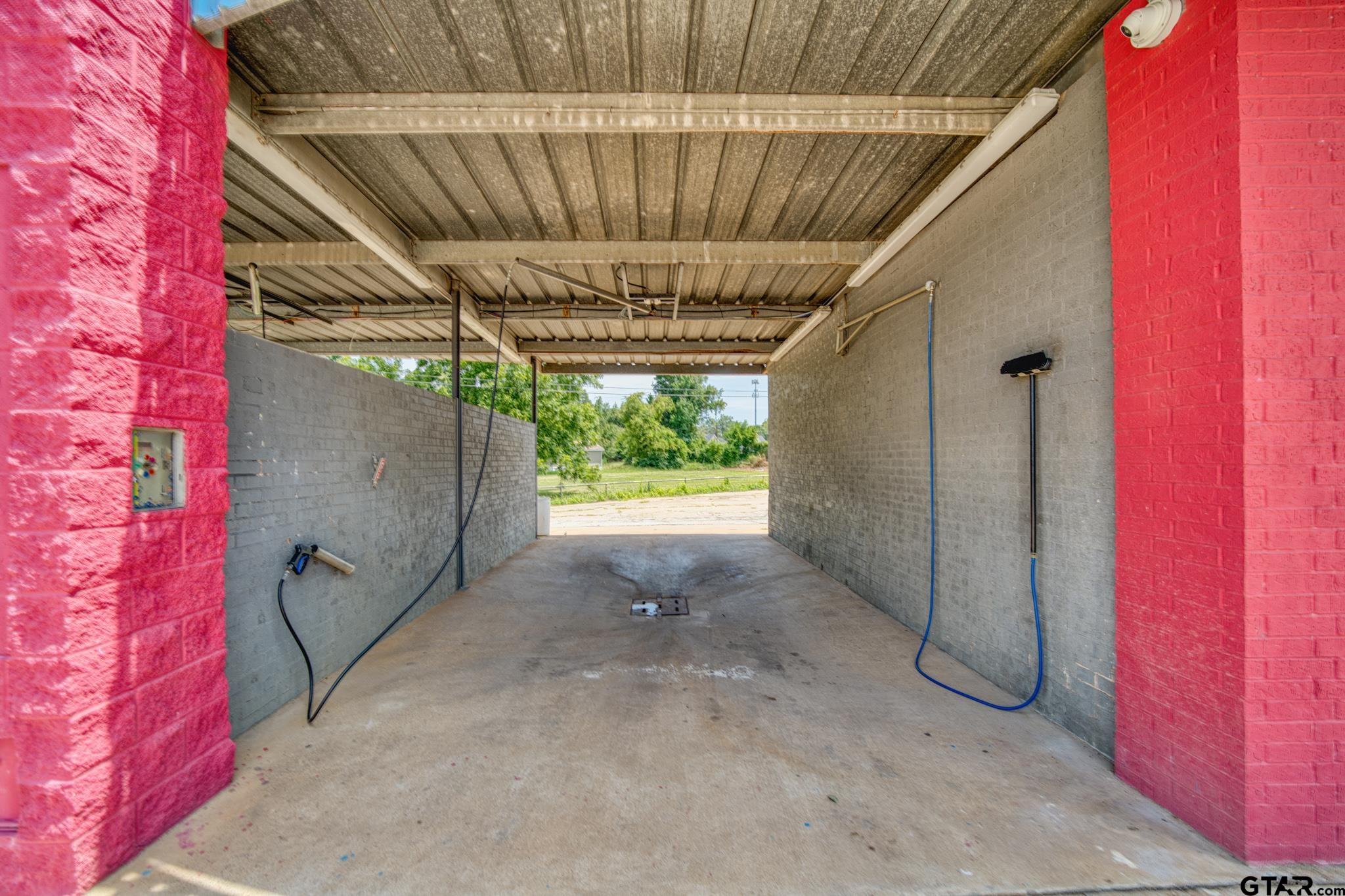 2458 NW Loop 281