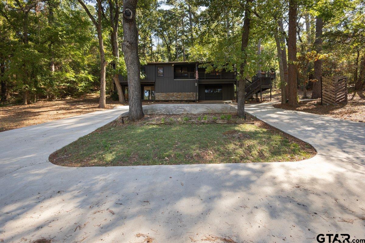 211 Hideaway Ln. Central