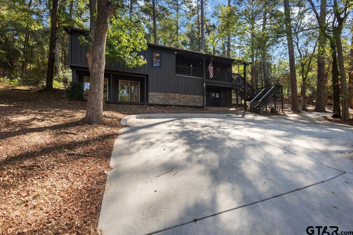 211 Hideaway Ln. Central