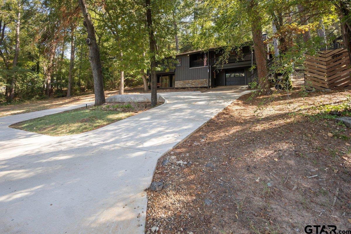 211 Hideaway Ln. Central
