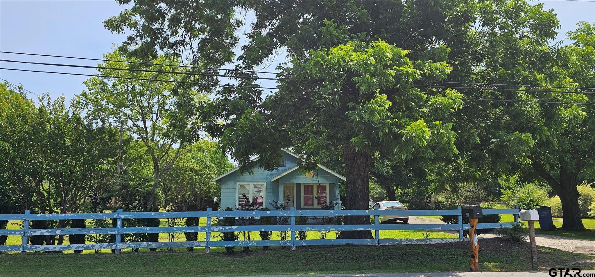 812 N Waldrip