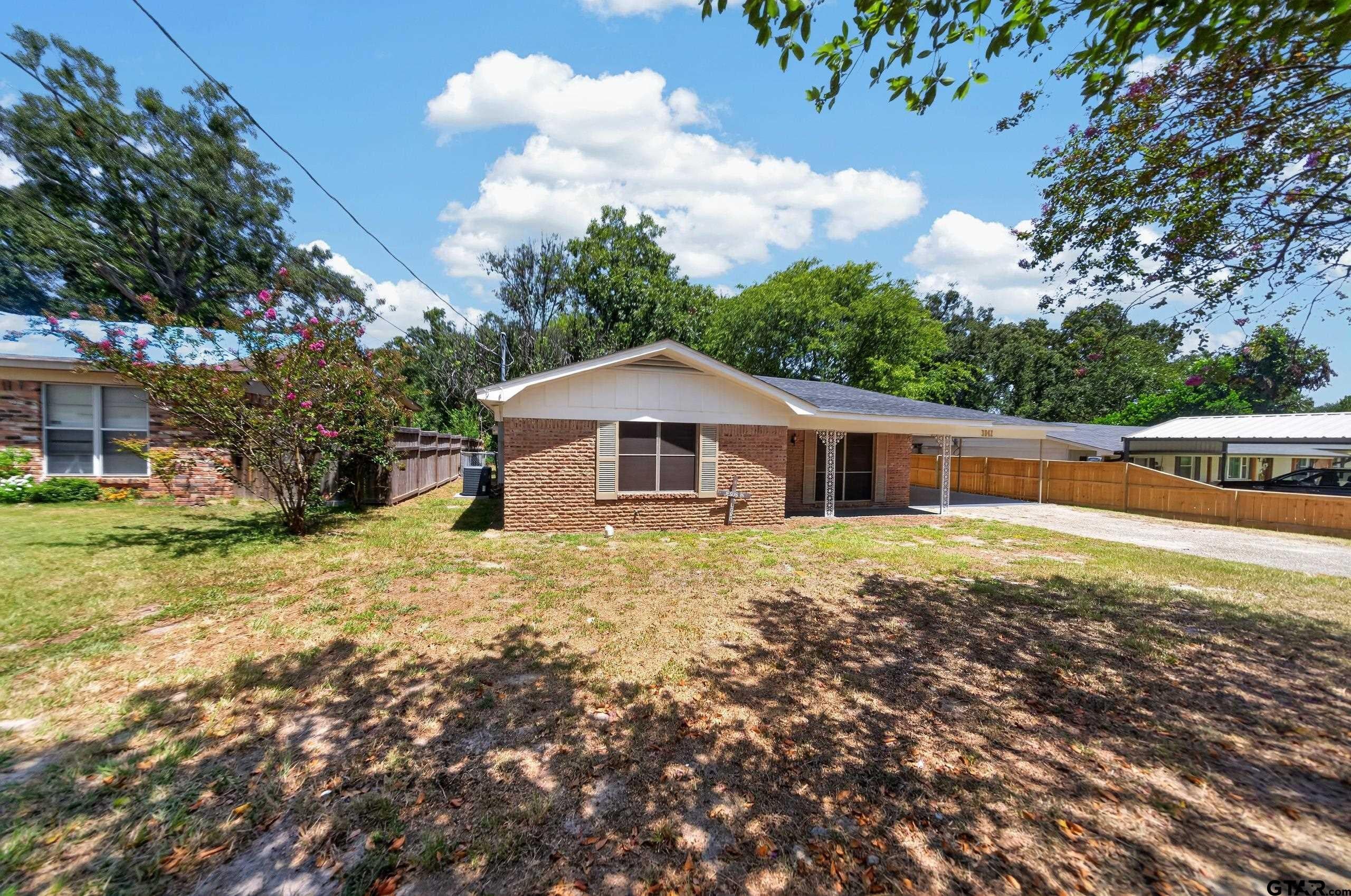 3041 Lakewood Dr