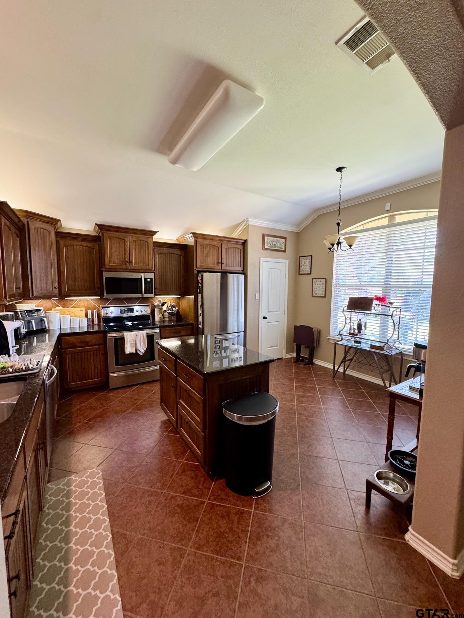2902 San Jose Drive