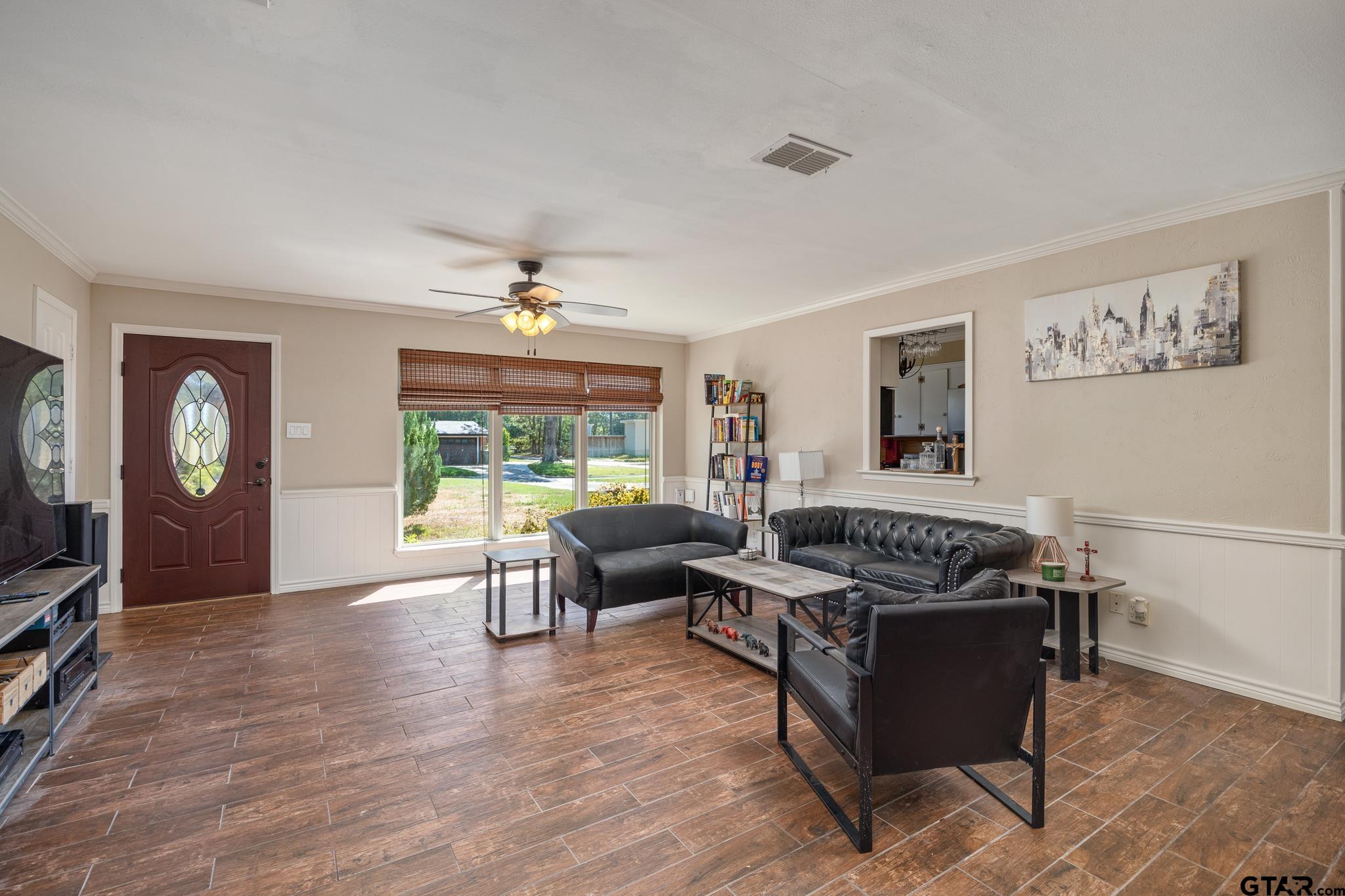 310 E Amherst