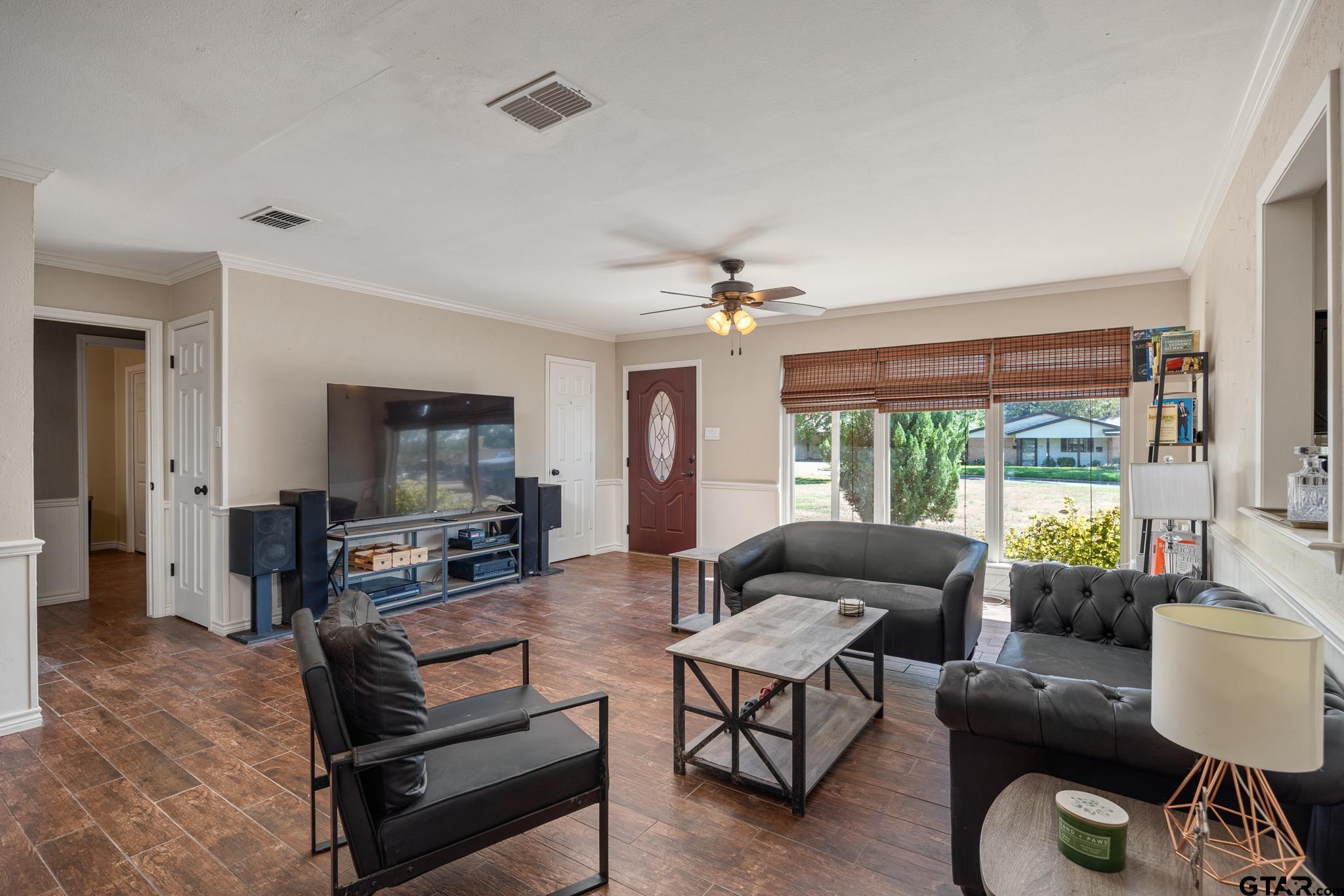 310 E Amherst