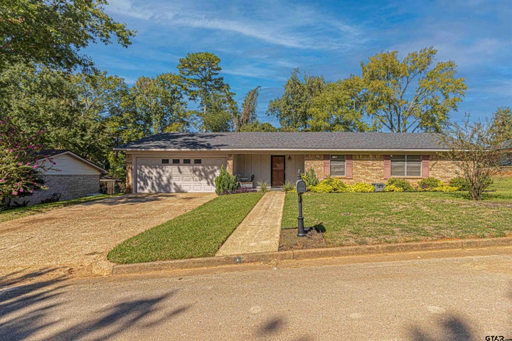 Photo 1 of 24 — 1504 Rayford Rd, Henderson, TX 75654