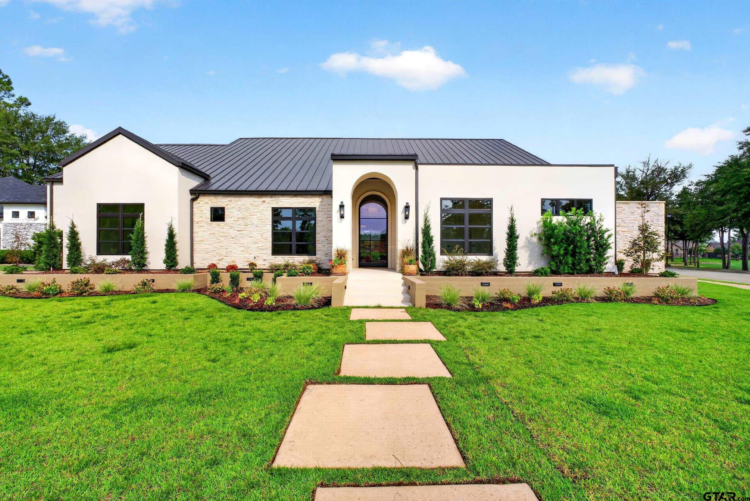 7607 Lakeside Ln