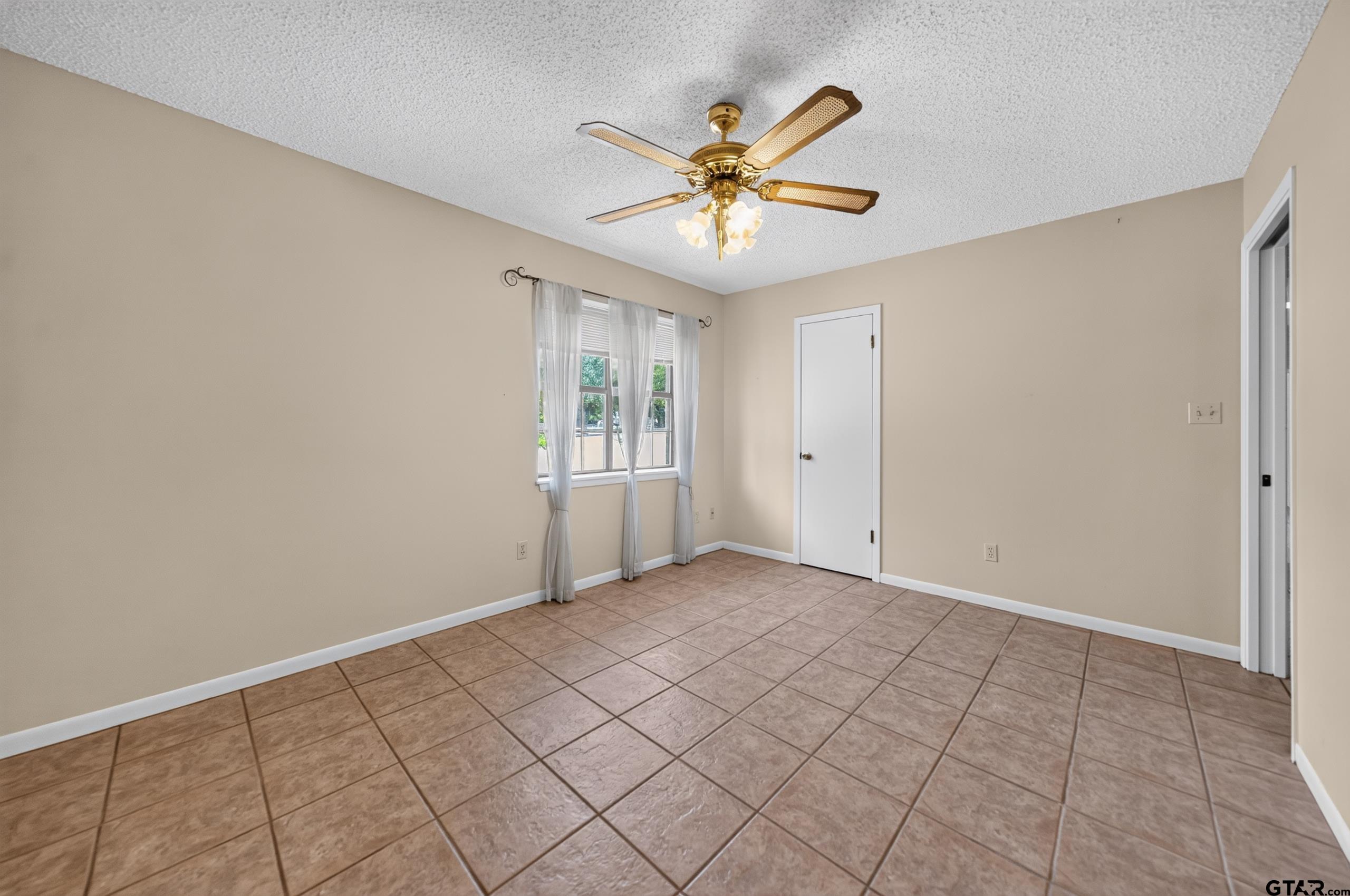 13476 Choctaw Dr