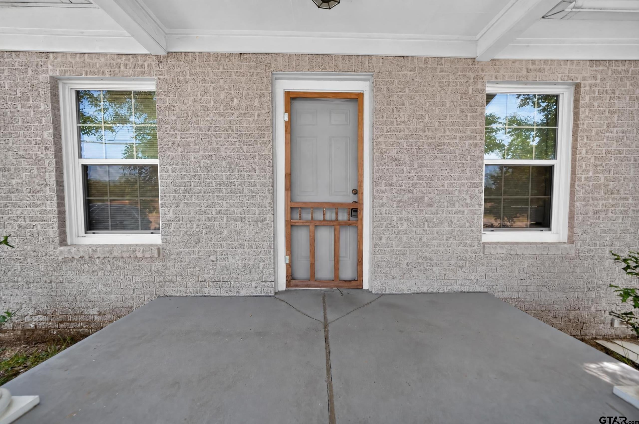 1421 E Front