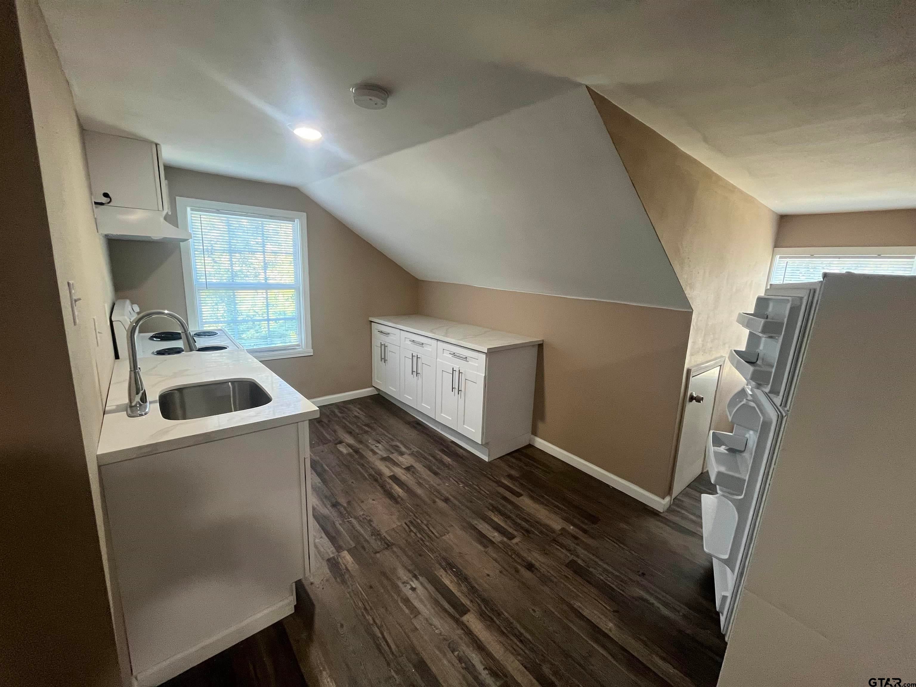 603 E Grand