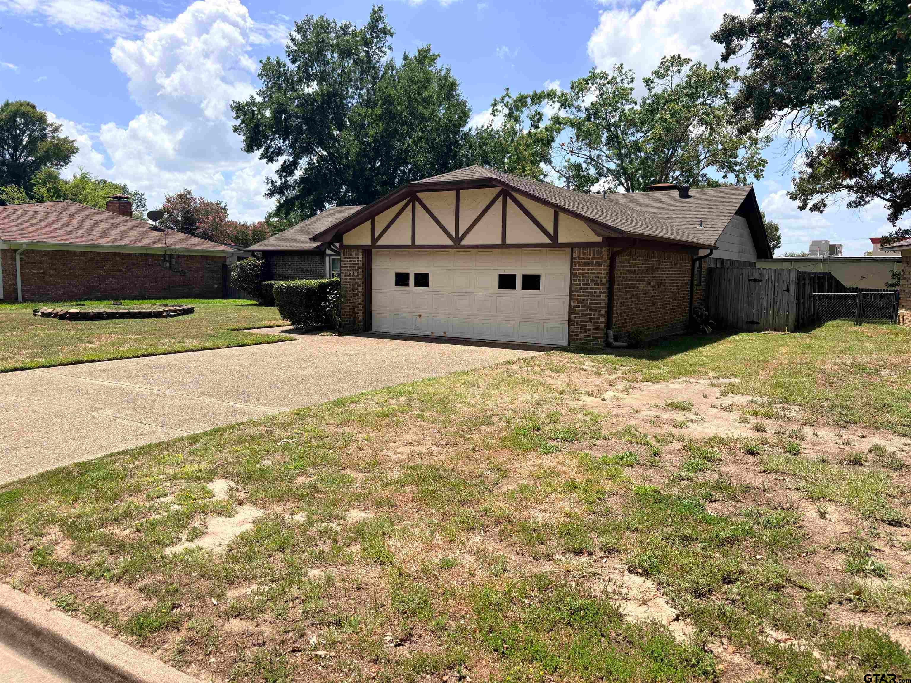 6813 SOUTHPLACE DR.