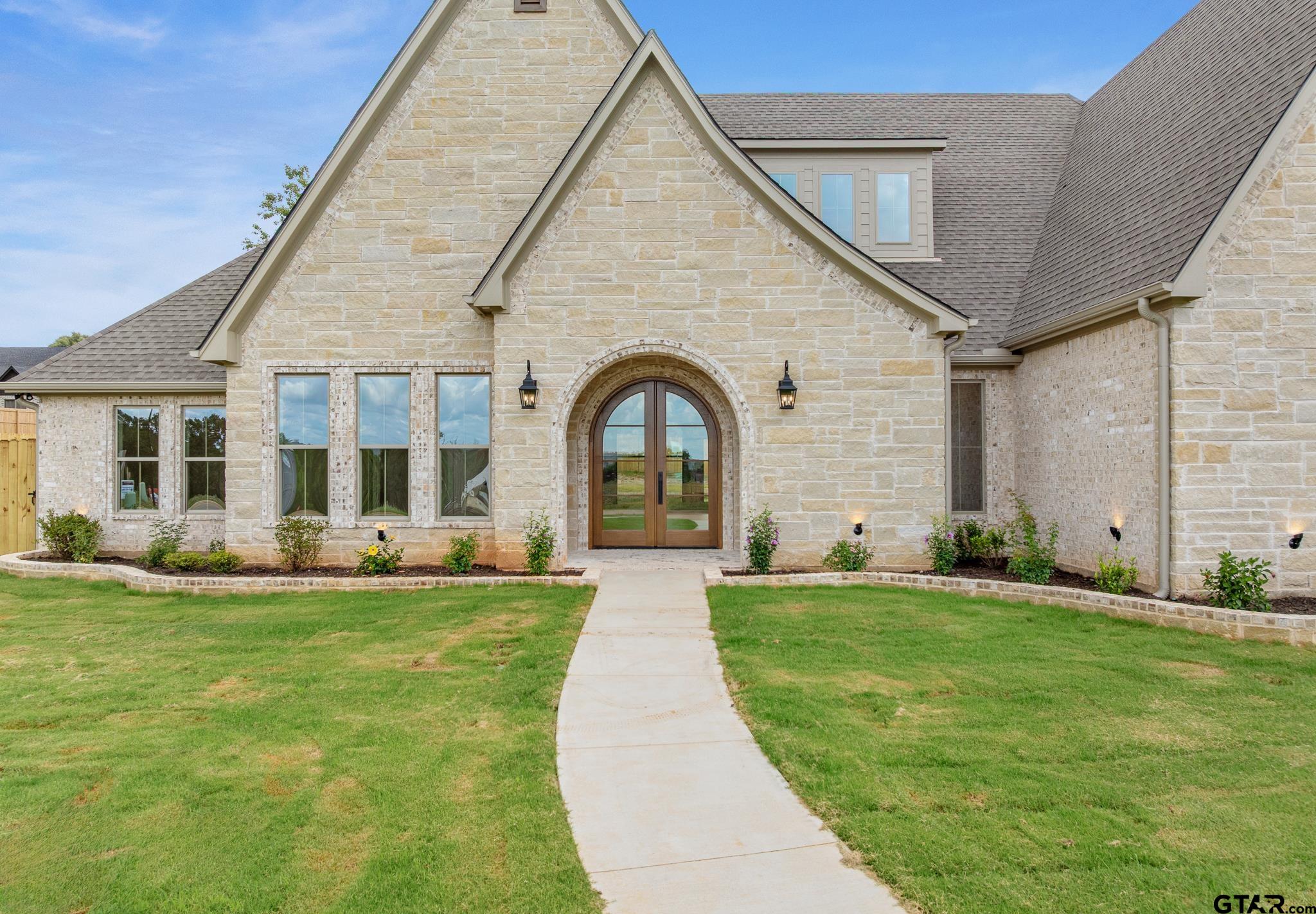 405 Ashlyn Circle