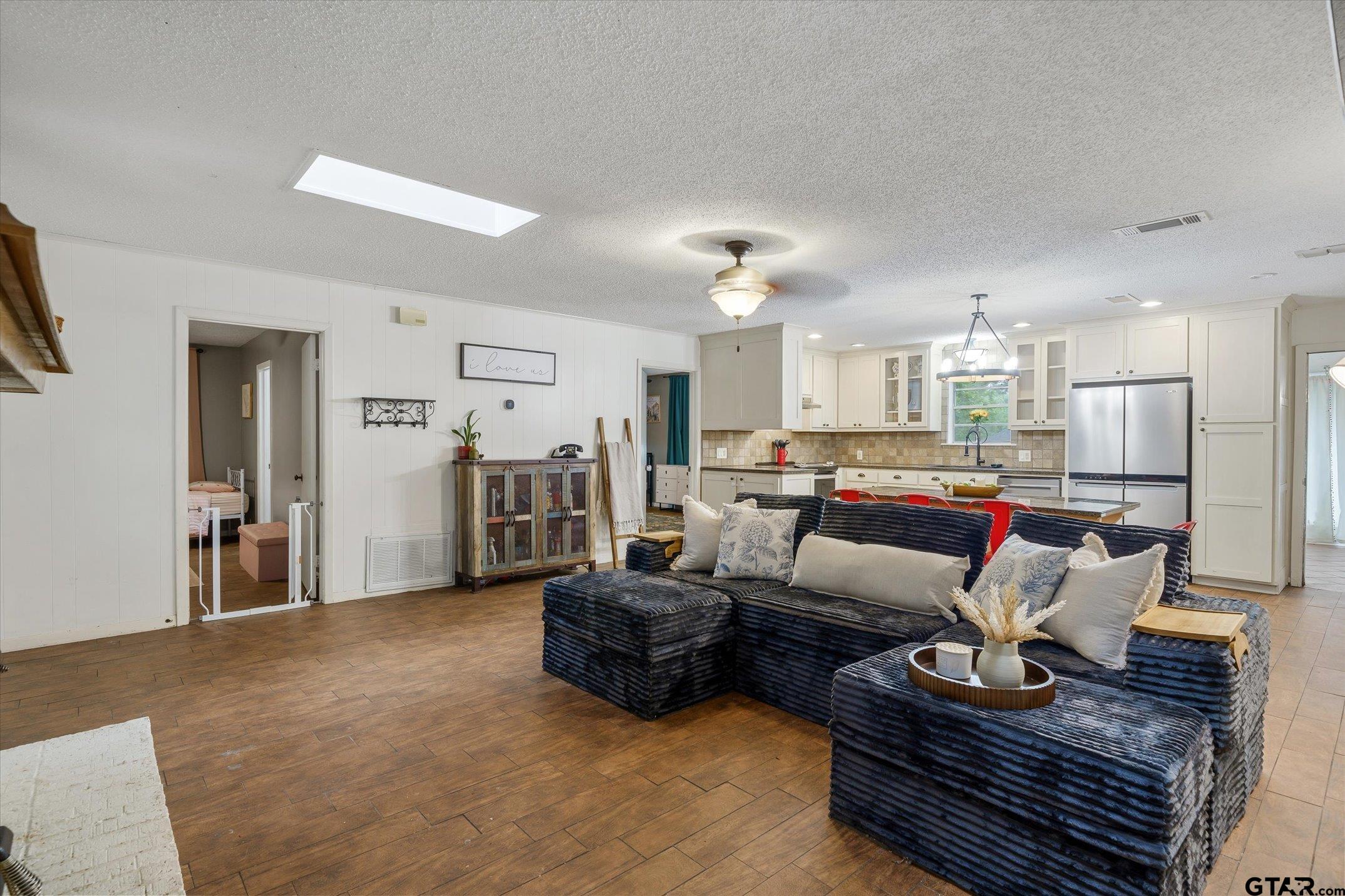 1522 Tanglewood Dr East