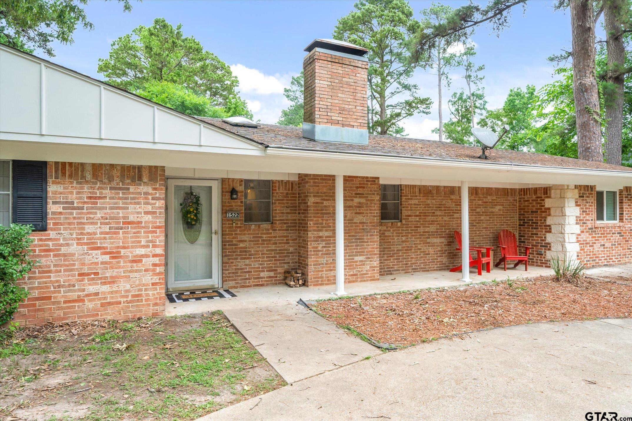 1522 Tanglewood Dr East