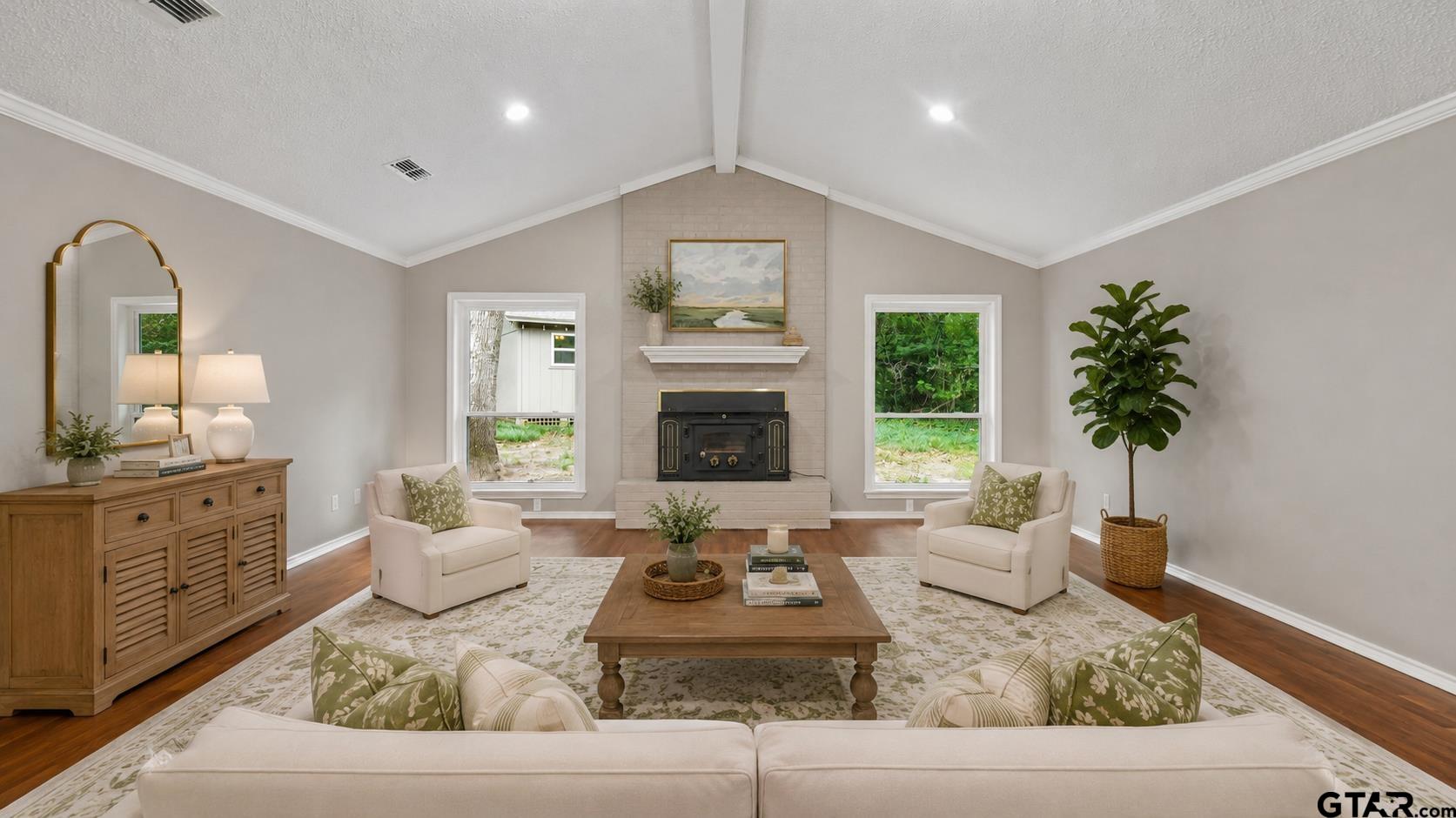 10349 Lakeshore