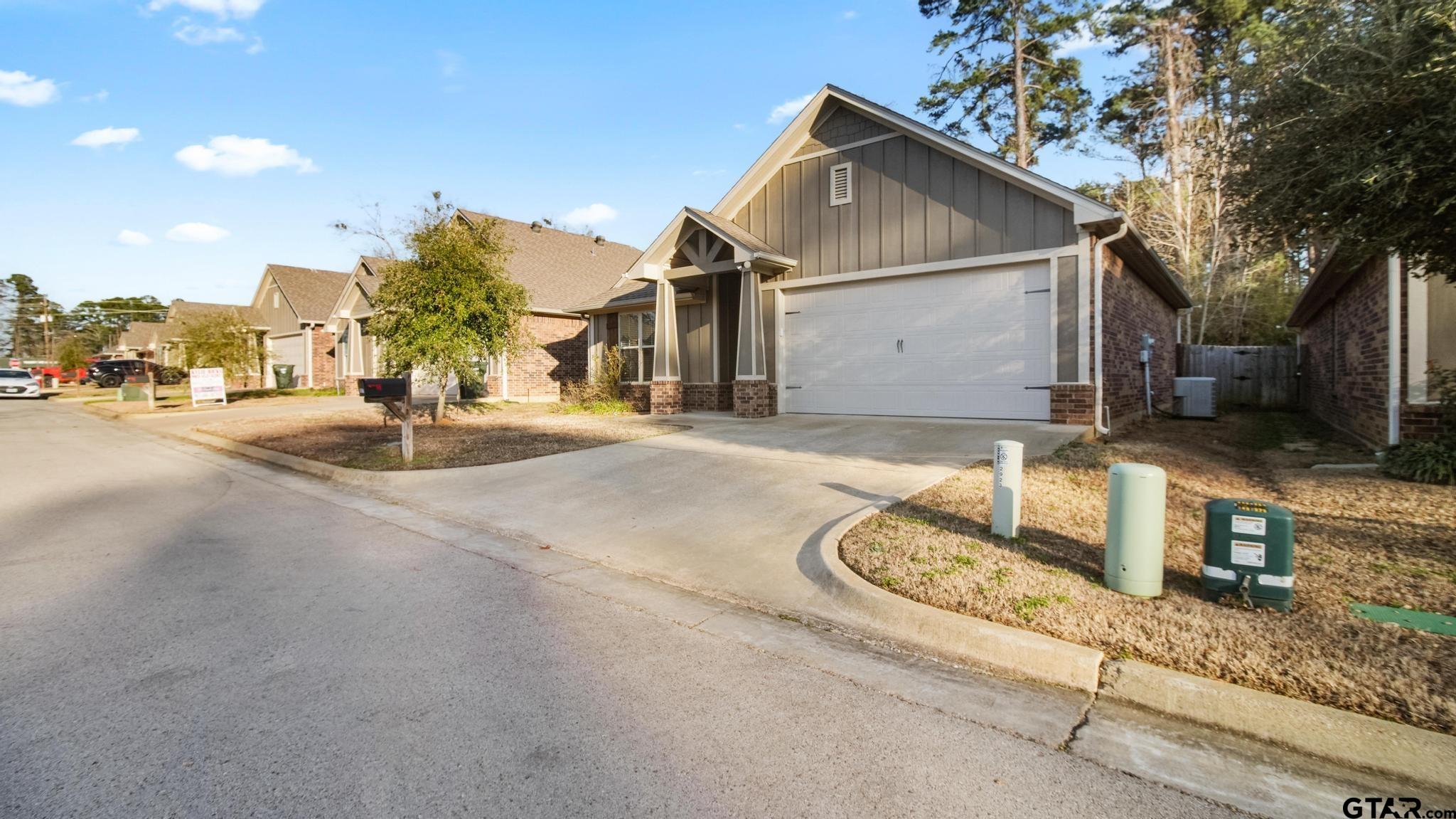 2927 Meadow Brook Trl
