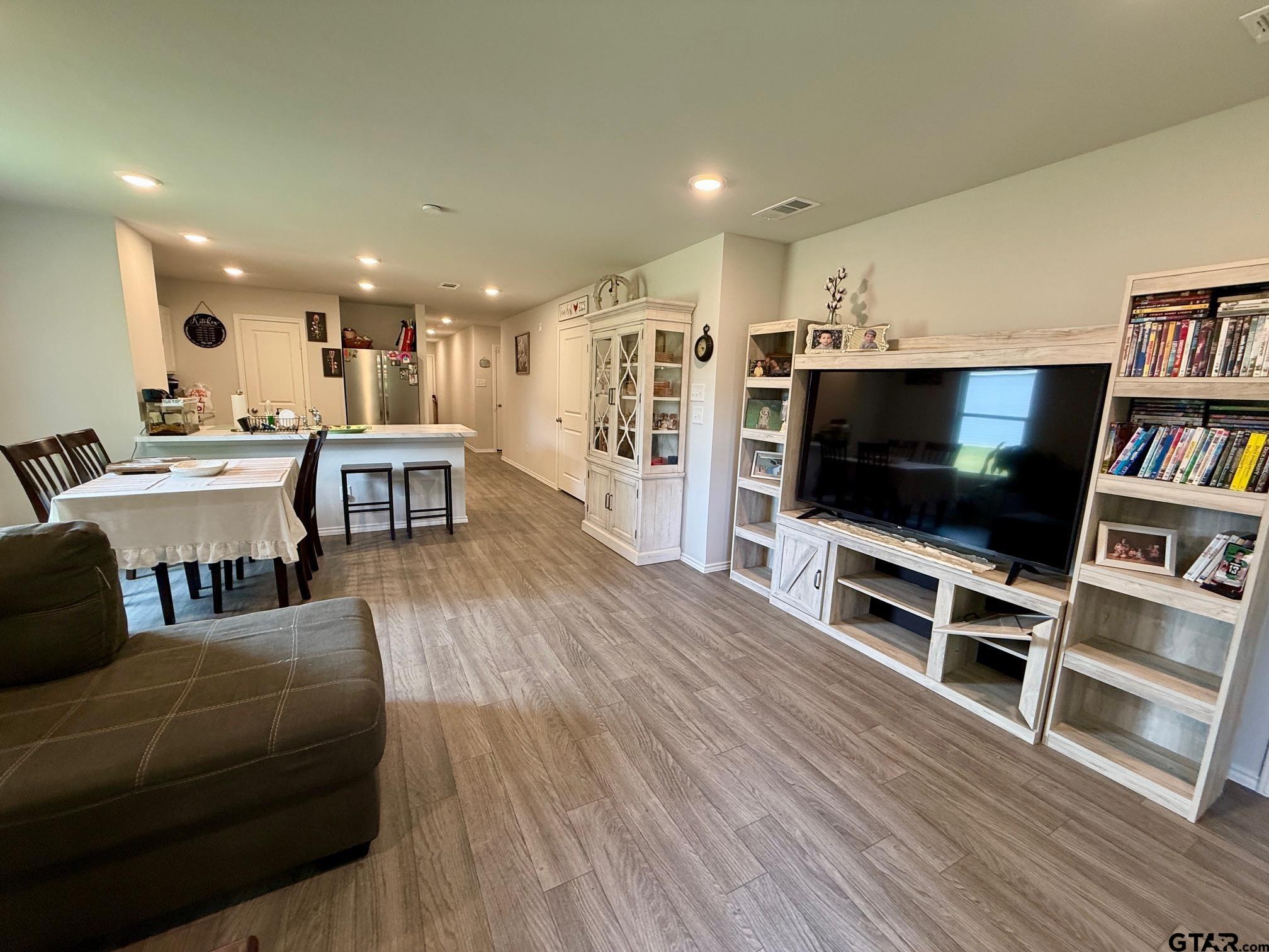 1196 Clover Ct