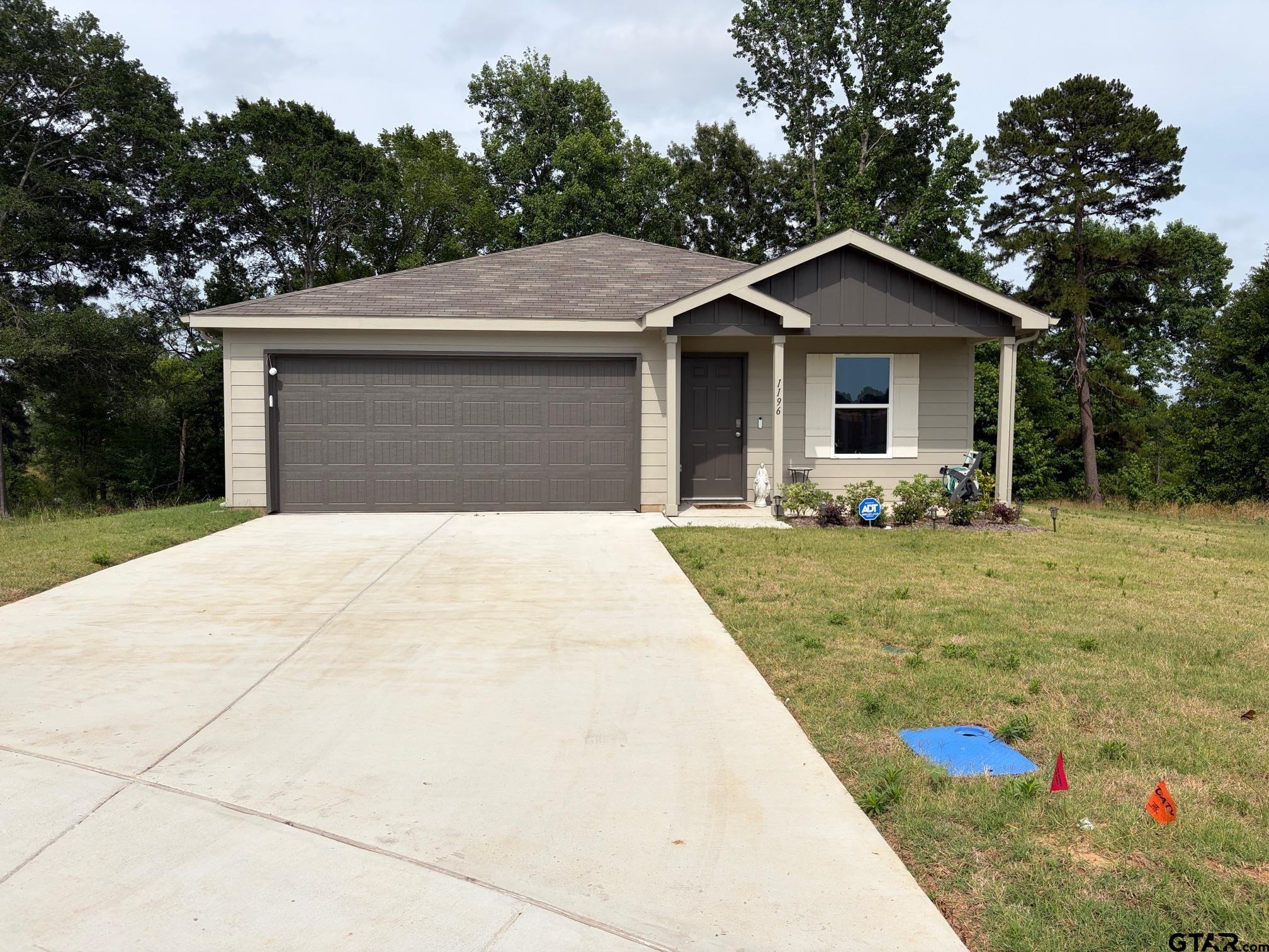 1196 Clover Ct