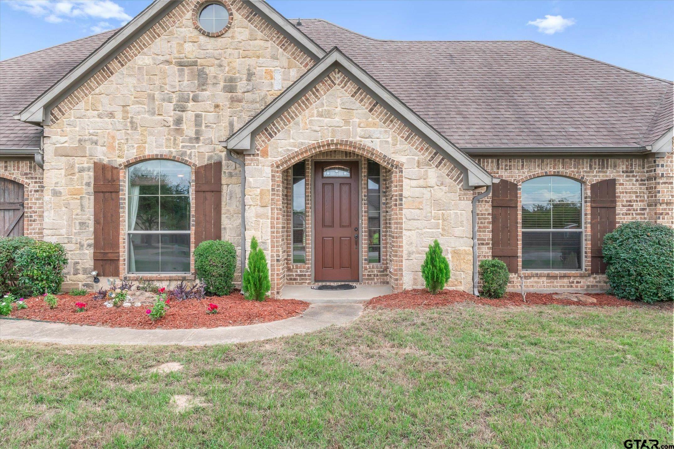 112 Lake Meadow Drive