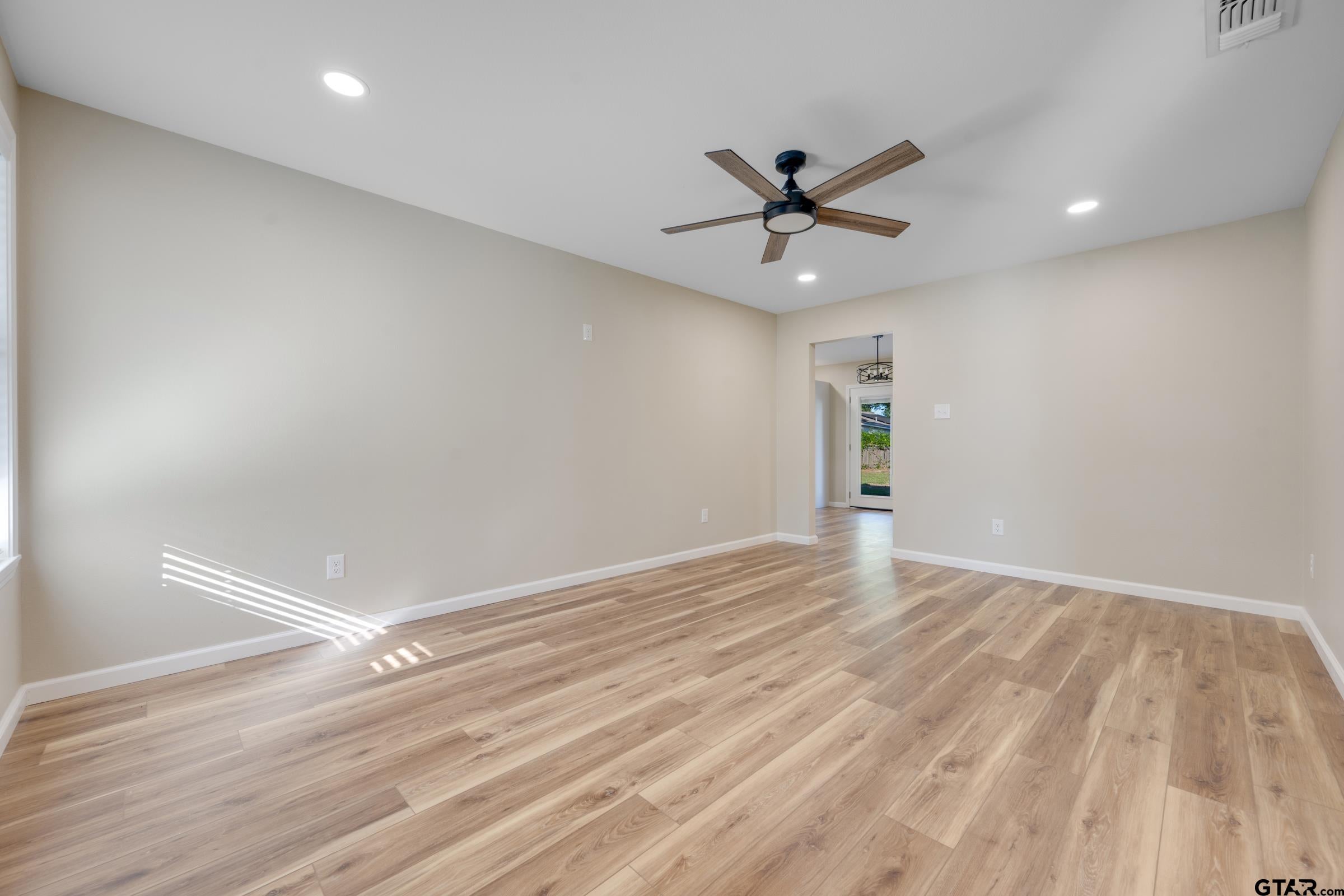 3102 Faith Ln