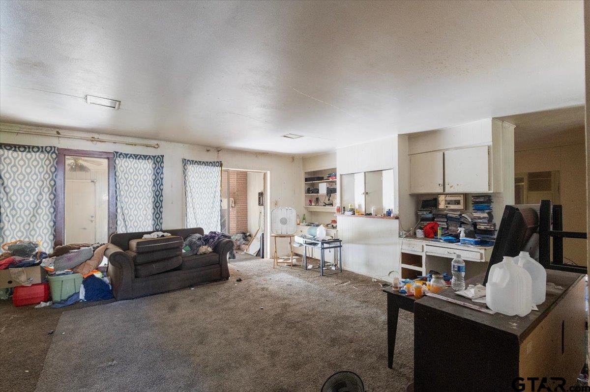 2006 N Palace ave