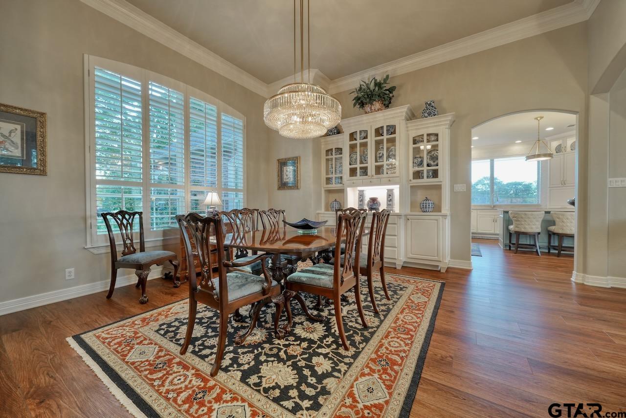 225 Bayhills Dr