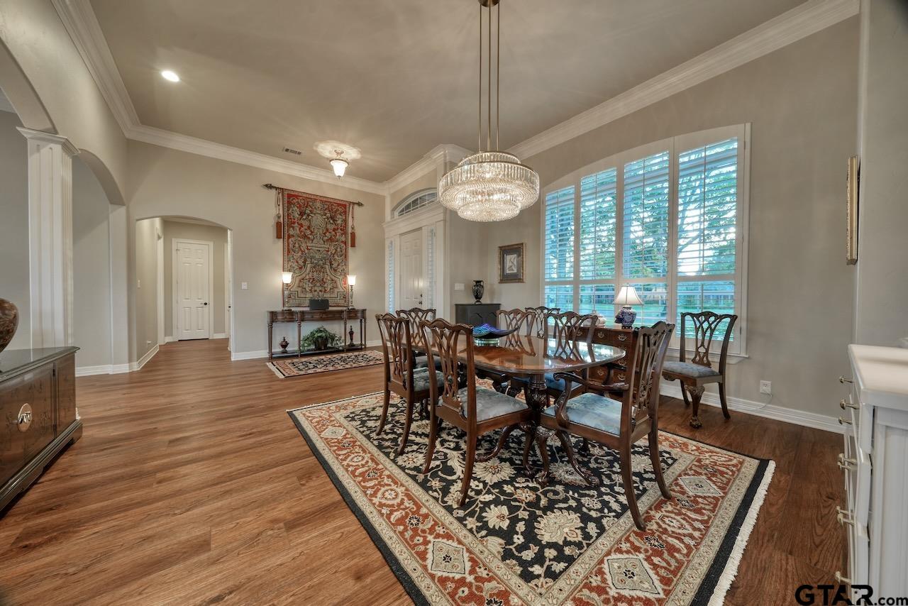 225 Bayhills Dr
