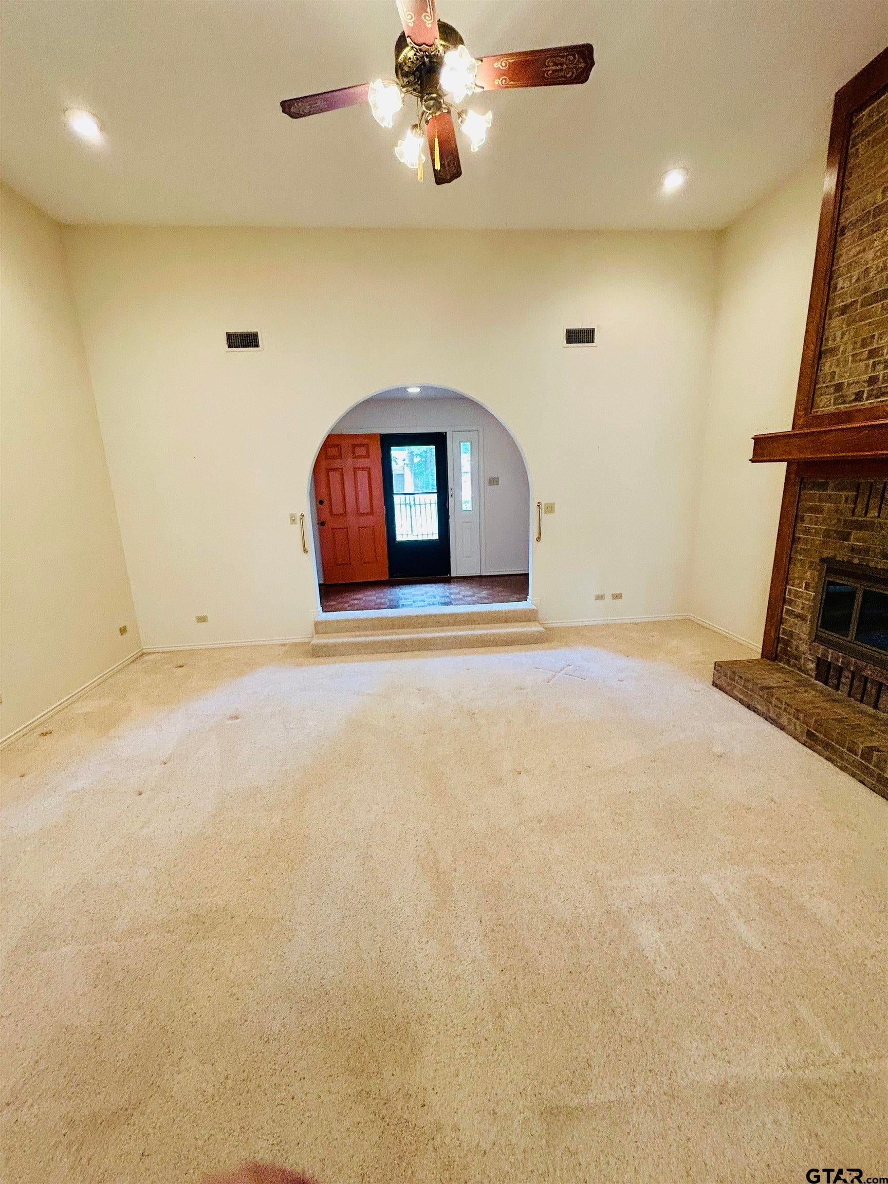 2899 Surrey Lane
