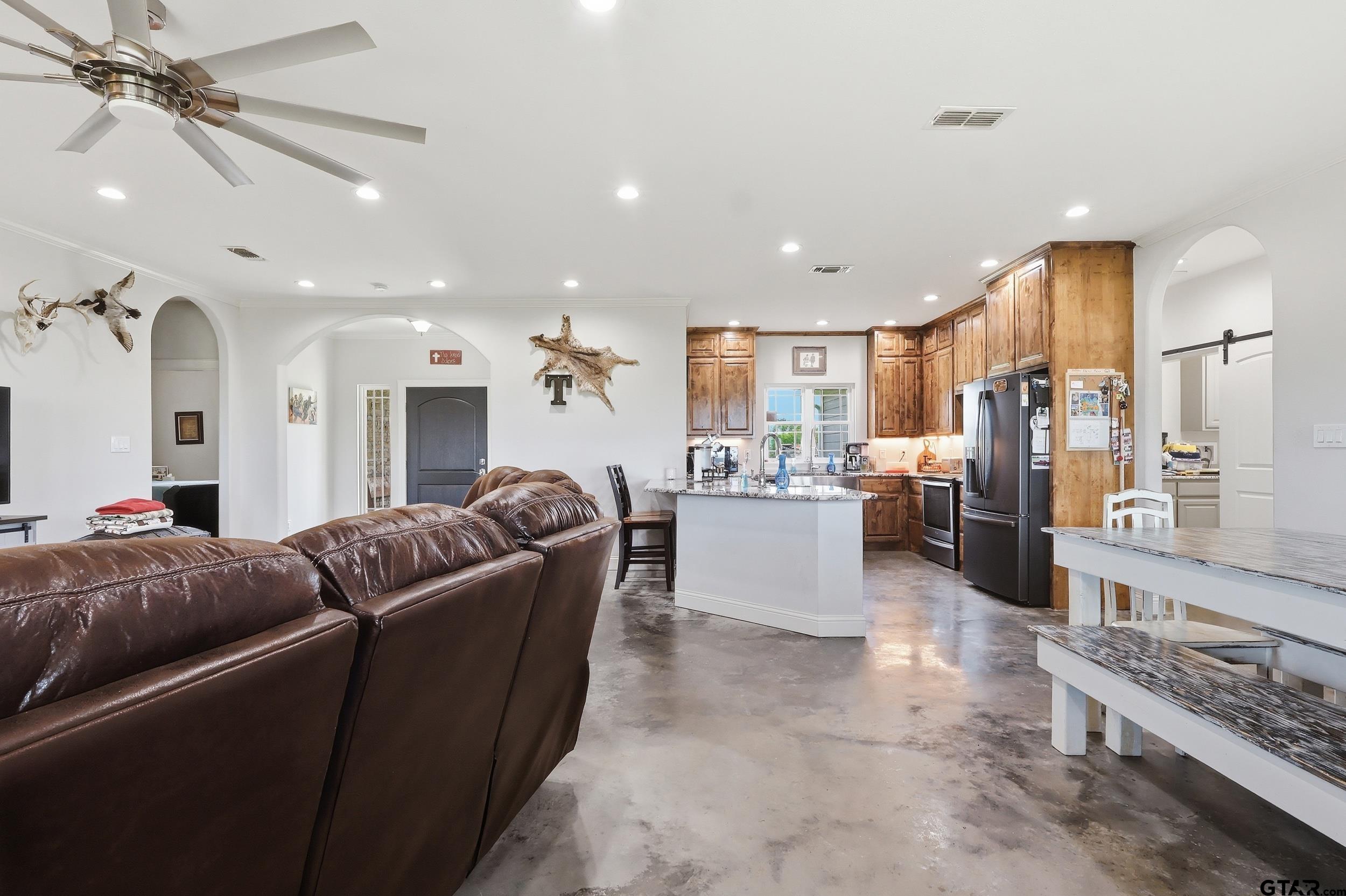 800 NE County Road 2150