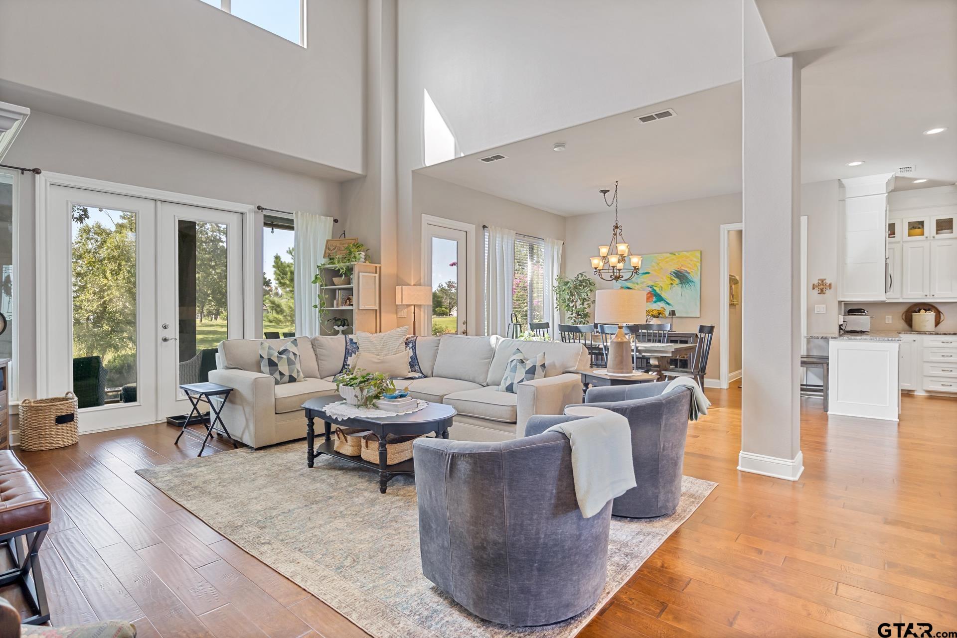 245 Private Road 2714
