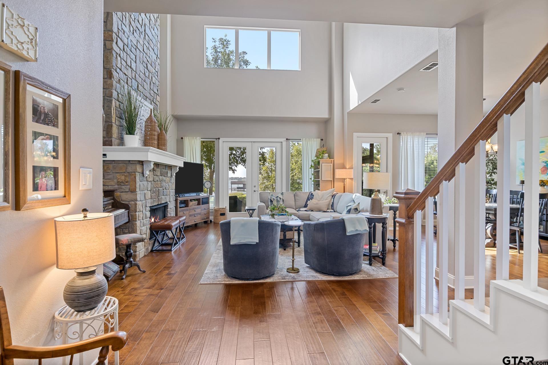 245 Private Road 2714