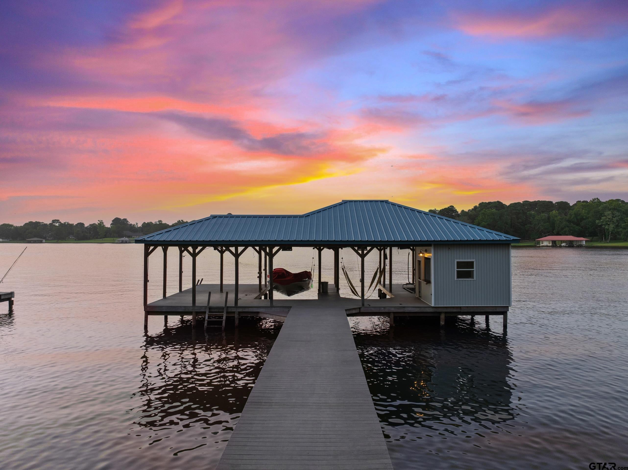 15476 Lakeside Dr.