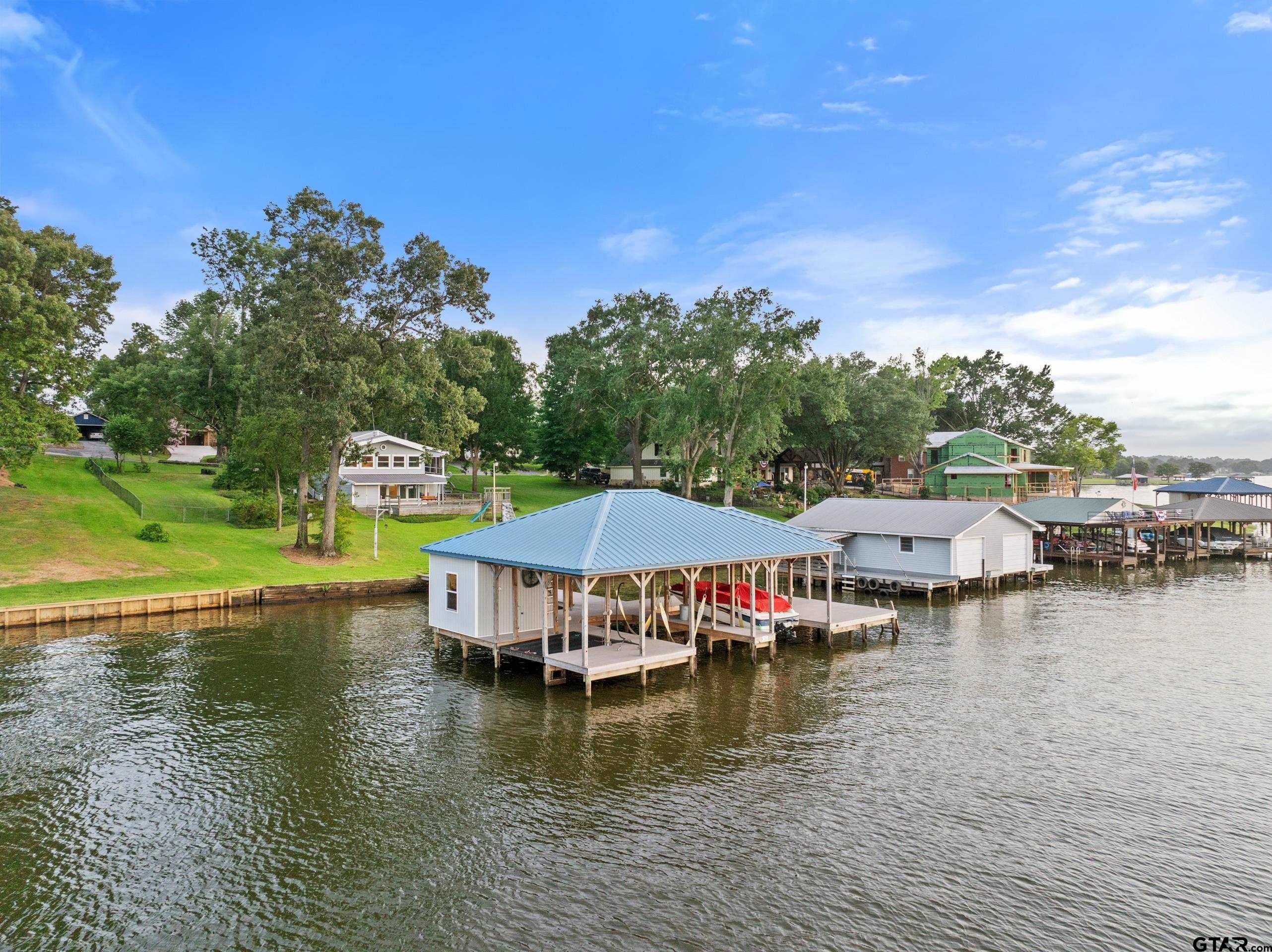 15476 Lakeside Dr.